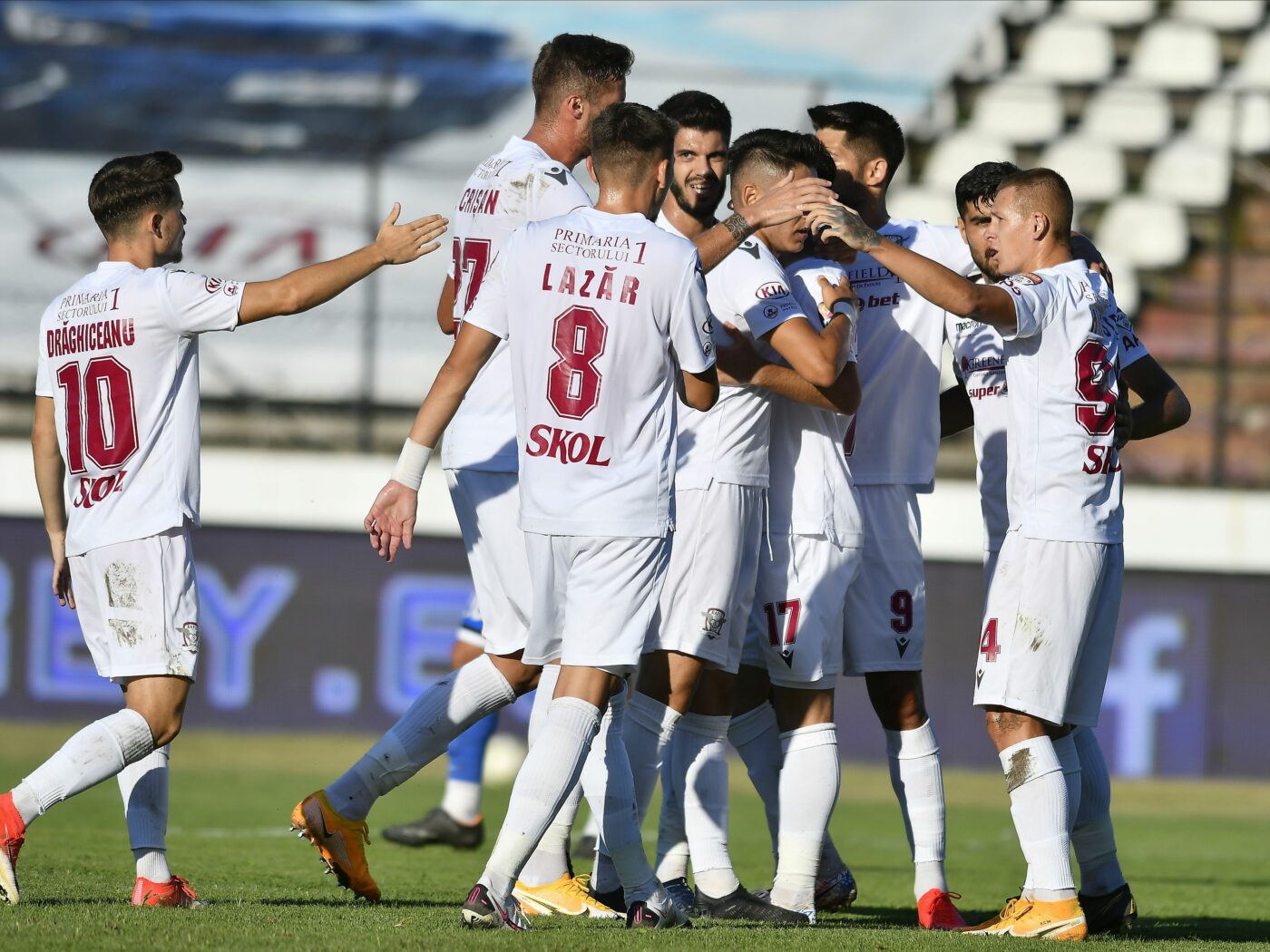 Scandal între două echipe din Superliga după transferul înlocuitorului internaționalului român, care a semnat cu FCSB! „Nu le-am furat jucătorul, impresarul ne-a sunat”. EXCLUSIV