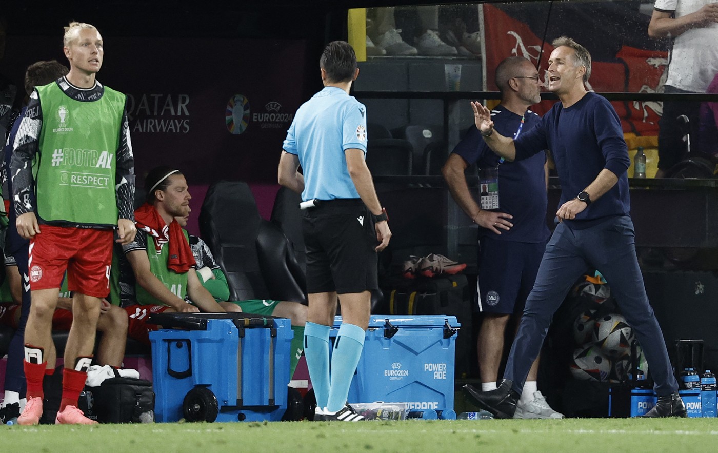 Selecționerul danez nu s-a mai putut abține și imediat după meciul cu Germania s-a dus peste arbitri! Apoi, a venit la conferință și a răbufnit: e scandal monstru la EURO!