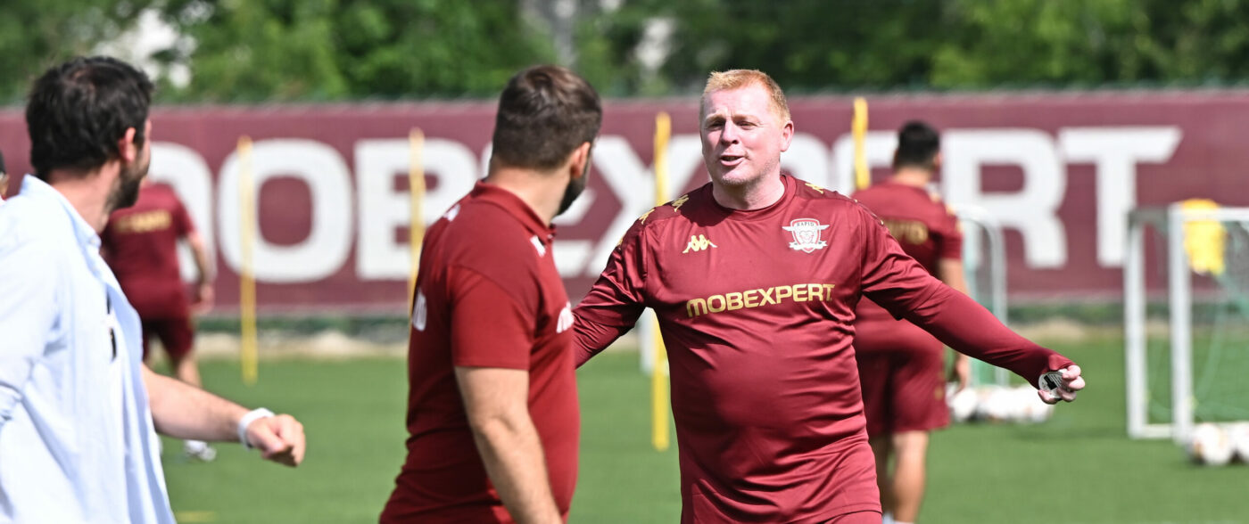 Transferul internaționalului român de la CFR Cluj la Rapid provoacă o schimbare majoră în tactica lui Neil Lennon! „Poate să joace în sistemul ăsta!”. VIDEO
