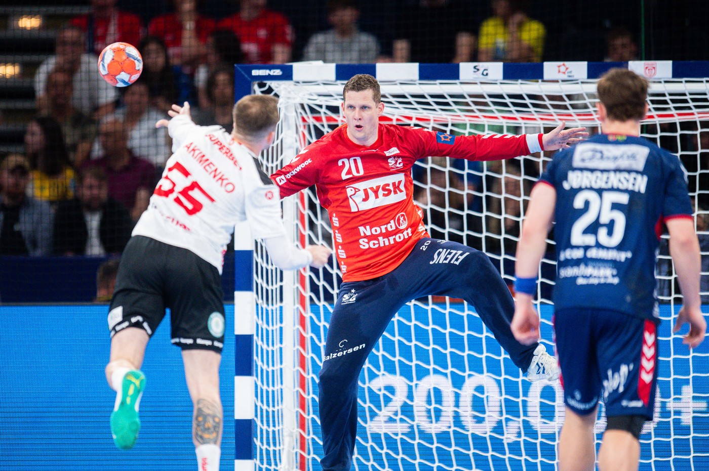 Veste URIAȘĂ pentru suporterii lui Dinamo! „Dulăii” vor juca în Liga Campionilor la handbal masculin. Giganții Barcelona și PSG pot fi printre adversarele de top