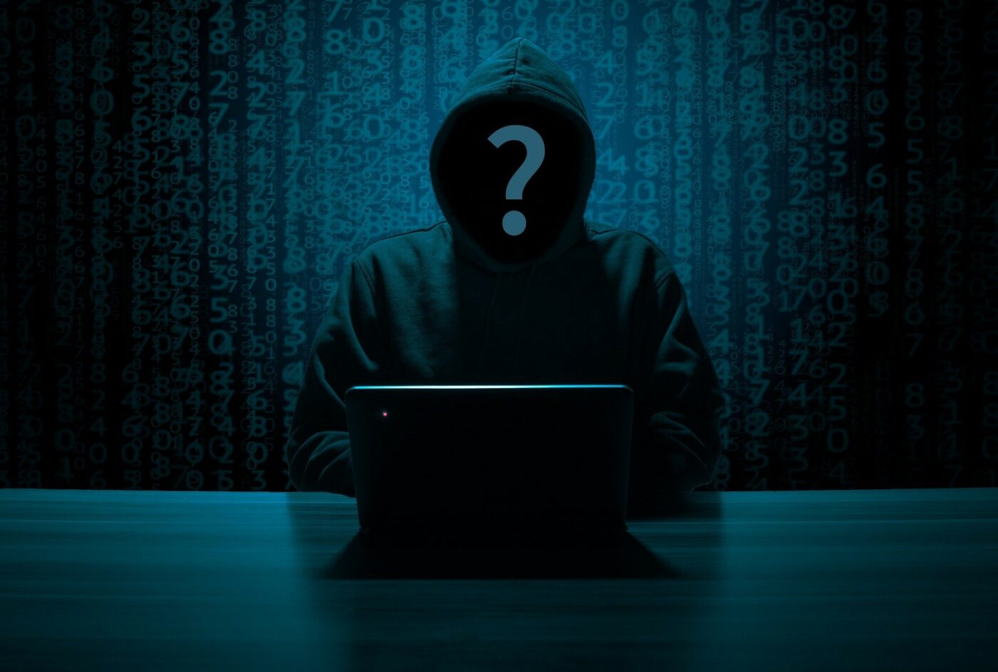 Fotbalistul de 29 de ani, arestat în București, după ce a devenit hacker și a „prăduit” 10.000.000 de euro! Spărgea conturi de whatsapp și avea peste 55 de cărți de identitate false: ce a promis la PRO TV