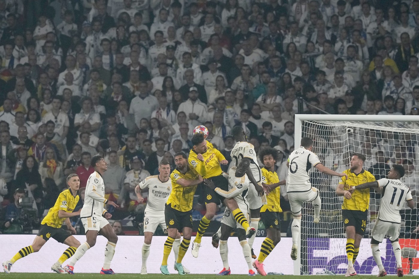 Borussia Dortmund – Real Madrid 0-2. Borussia Dortmund – Real Madrid 0-2. Trupa lui Carlo Ancelotti pune în vitrină al 15-lea trofeu UEFA Champions League, după o primă repriză în care a suferit din greu în fața locului 5 din Bundesliga!