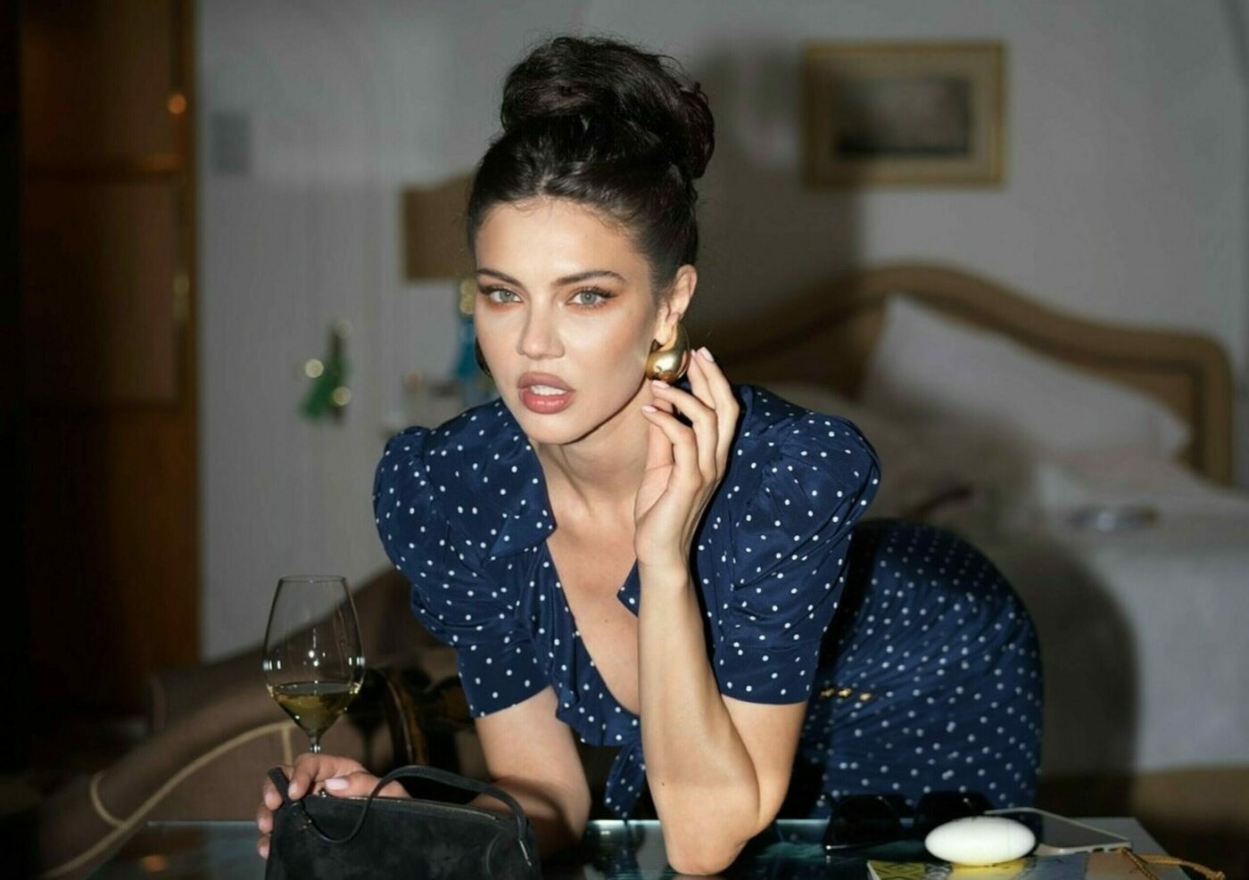 A anunțat despărțirea de Alex Pițurcă şi acum se poartă ca o femeie liberă: Cristina ICH, apariție hot în costum de baie!