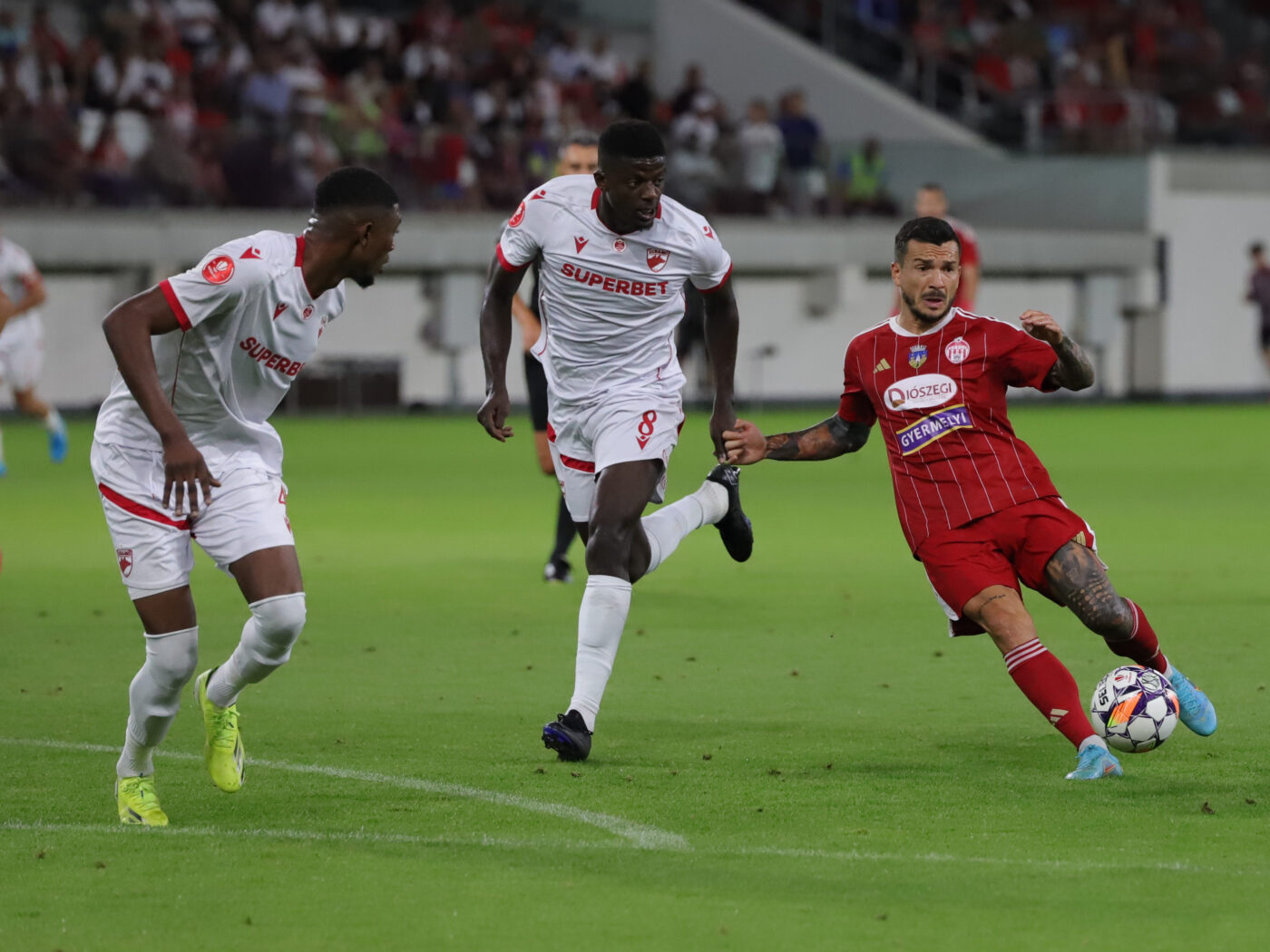 A ieşit scandal la vestiare după Sepsi – Dinamo Bucureşti 1-1. Acuzații grave pentru „câini”