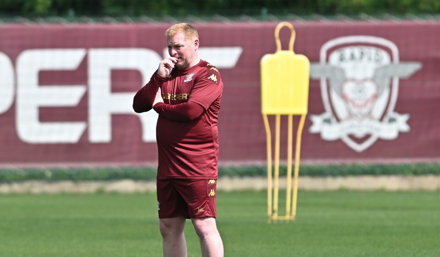 Achiziția secretă care trebuie să revoluționeze vestiarul lui Rapid București! Neil Lennon l-a cerut special: „E român și a fost adus la cererea lui”