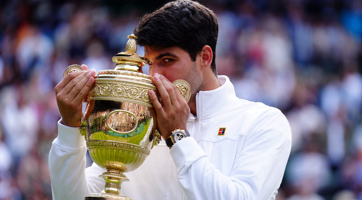 Alcaraz l-a spulberat pe Djokovic și e din nou rege la Wimbledon! Sârbul a fost nimicit de spaniol