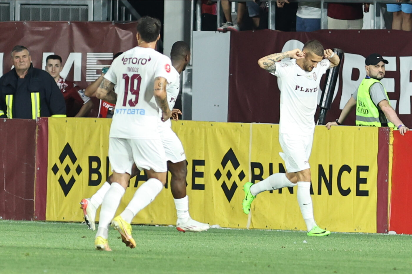 Bîrligea, reacție categorică după ce fanii giuleşteni l-au apostrofat în Rapid Bucureşti – CFR Cluj 2-2! „Şi eu m-am înjurat tot meciul cu Petrila”