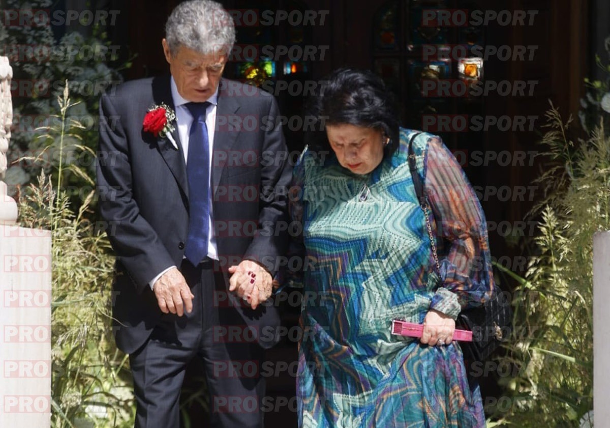 Bunicii secreți și discreți ai lui Ianis Hagi. Părinții soției lui Gică Hagi au apărut la nunta nepotului și au încercat să treacă neobservați