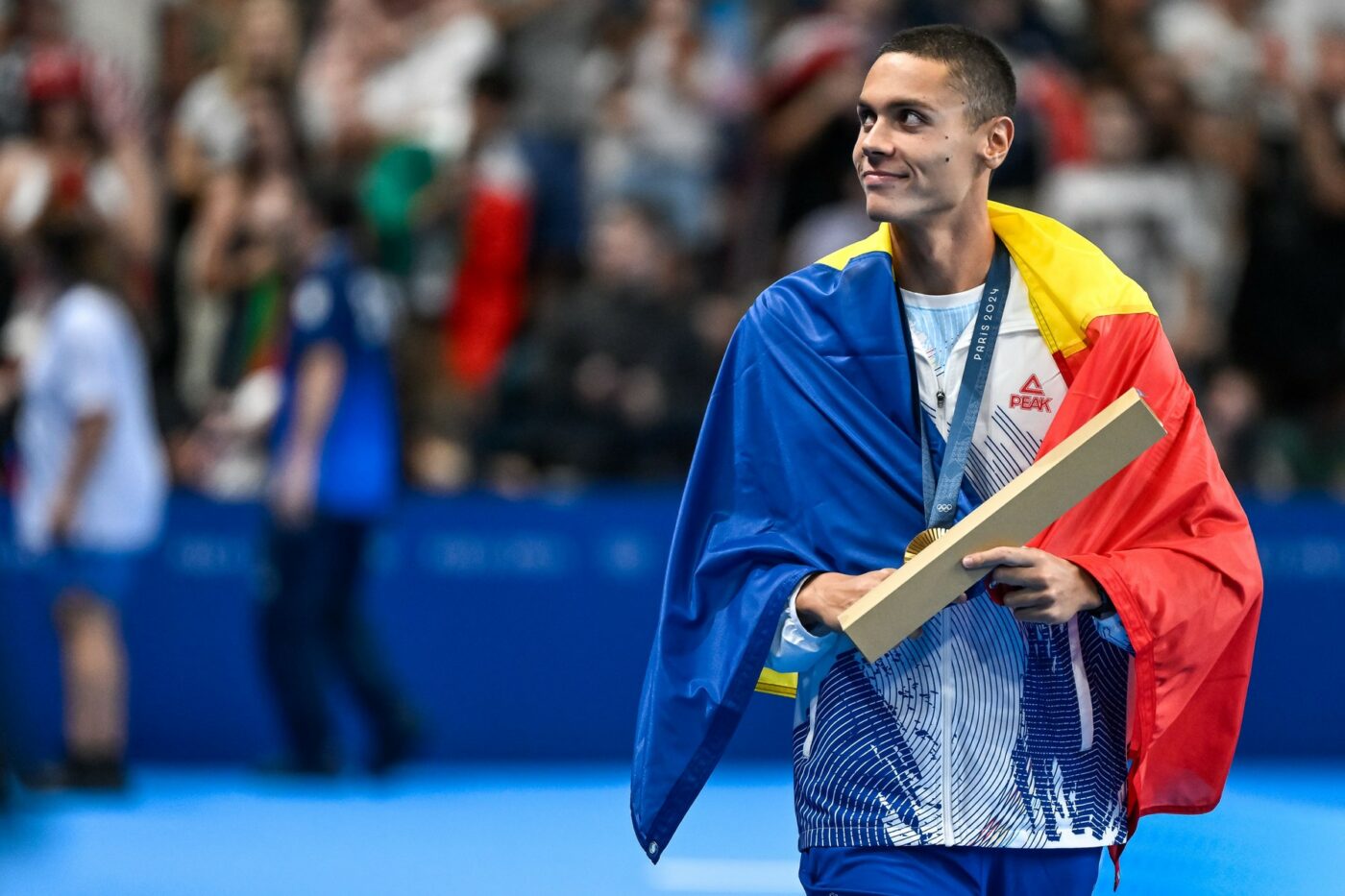 Cadoul primit de David Popovici de la ilustratorul francez Ugo Gattoni pentru medalia de aur de la Jocurile Olimpice!