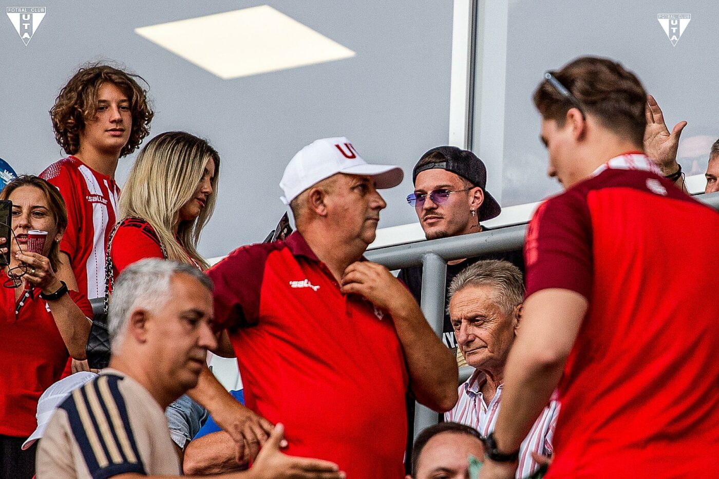 Ce a pățit Dennis Man după meciul UTA – Rapid, la care a asistat împreună cu familia sa?