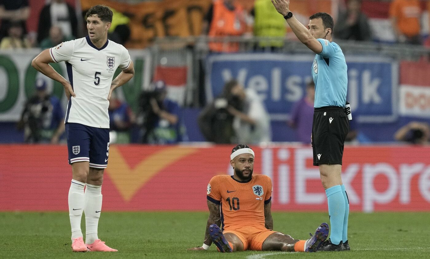 Ce a scris presa batavă după ce Depay a fost scos în minutul 35 al semifinalei Anglia – Olanda! S-a aflat adevăratul motiv al deciziei lui Ronald Koeman, care a șocat pe toată lumea: „Sfârșit trist de EURO 2024”