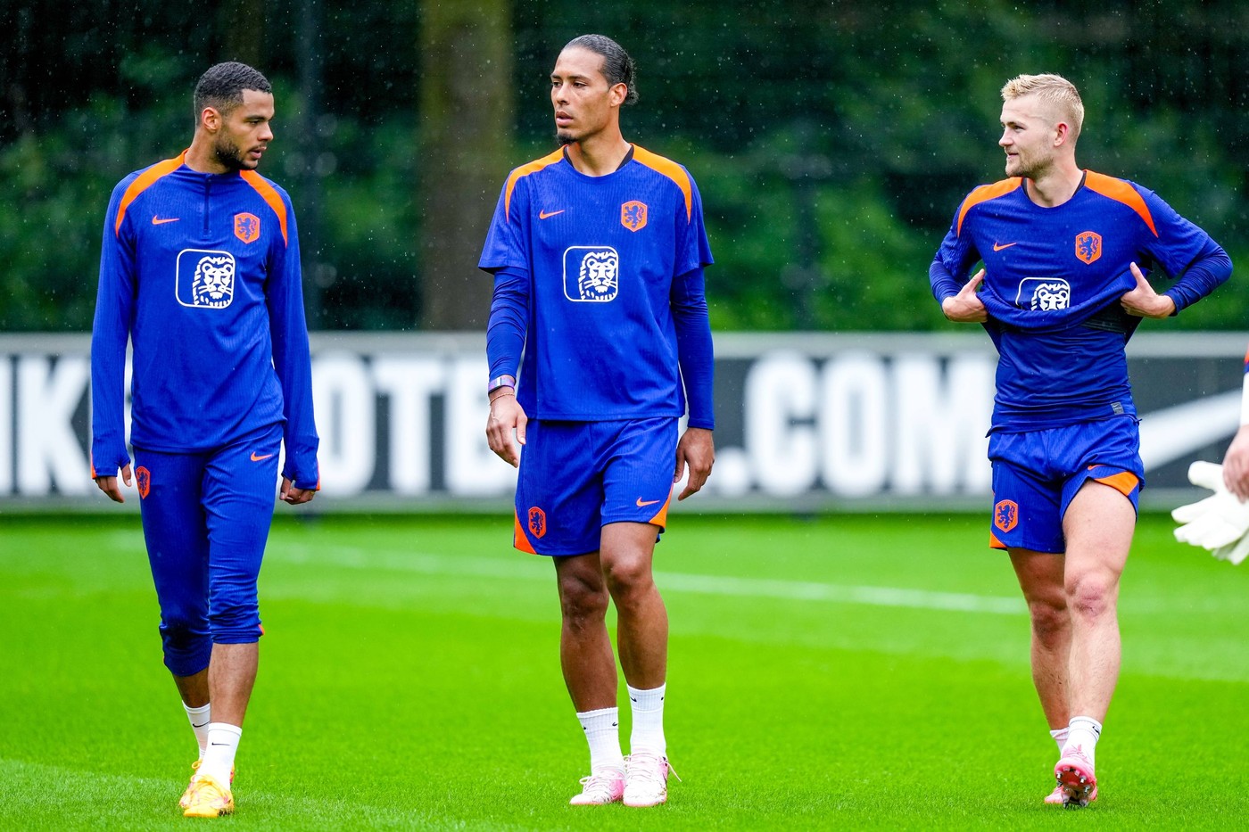 Ce transfer fabulos înainte de România – Olanda! Manchester United i-a oferit un contract de 5 ani tânărului fundaș central, puternic precum o stâncă!