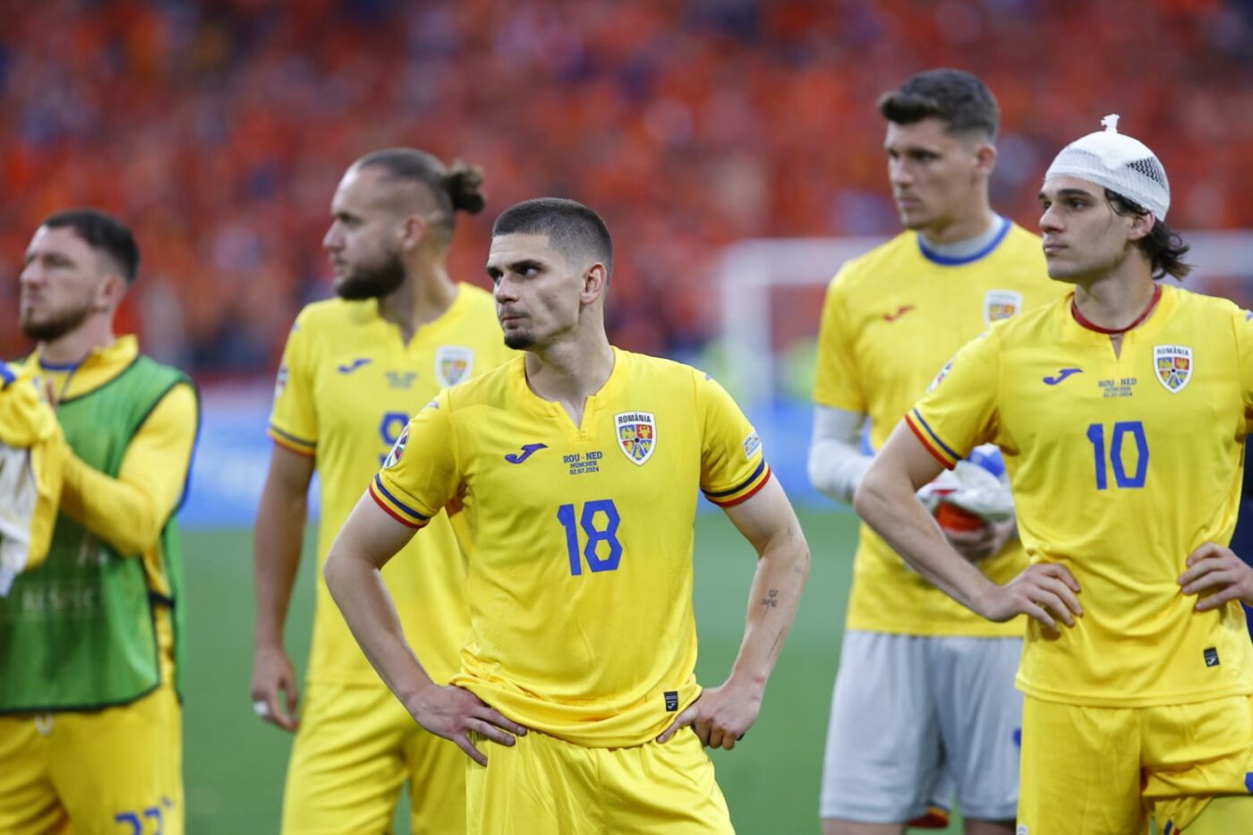 Cele mai puternice 5 imagini cu chipurile tristeții fotbaliştilor români, de la Munchen, după eliminarea în fața Olandei! GALERIE FOTO