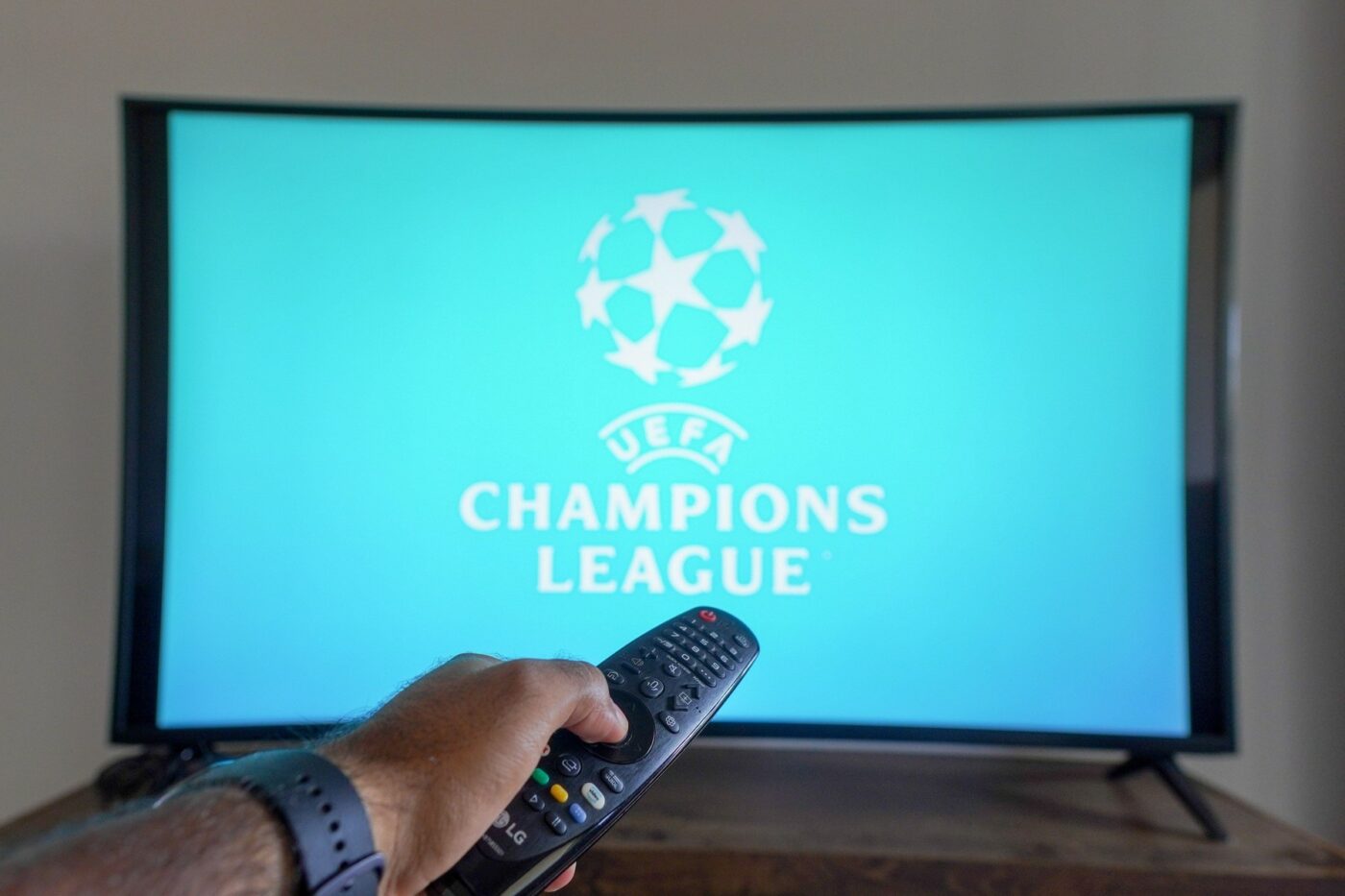 Cine transmite la TV FCSB – Maccabi Tel-Aviv