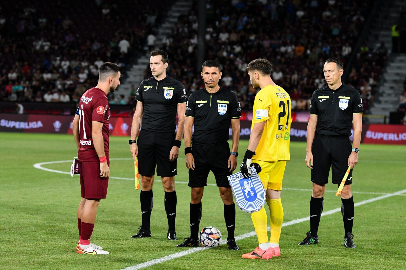 Cristi Balaj i-a găsit scuza perfectă lui Marcel Bîrsan pentru faptul că nu l-a eliminat pe Dan Petrescu, deși antrenorul lui CFR Cluj l-a înjurat ca la ușa cortului la meciul cu Universitatea Craiova! De ce nu i-a dat roșu