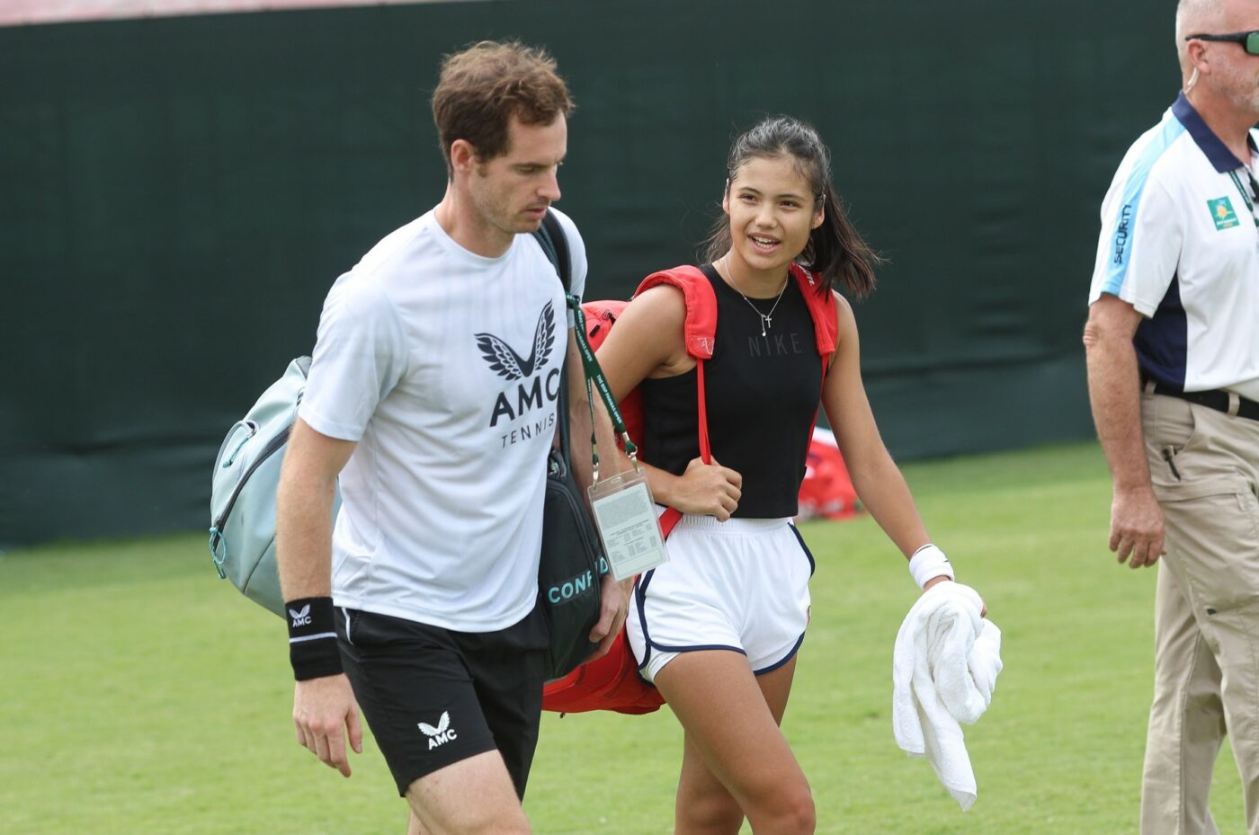 Cum a fost târâtă Emma Răducanu într-un scandal de către mama lui Andy Murray, dintr-o presupusă răzbunare, şi cum a încercat femeia să nege evidența când totul s-a întors împotriva ei, la Wimbledon