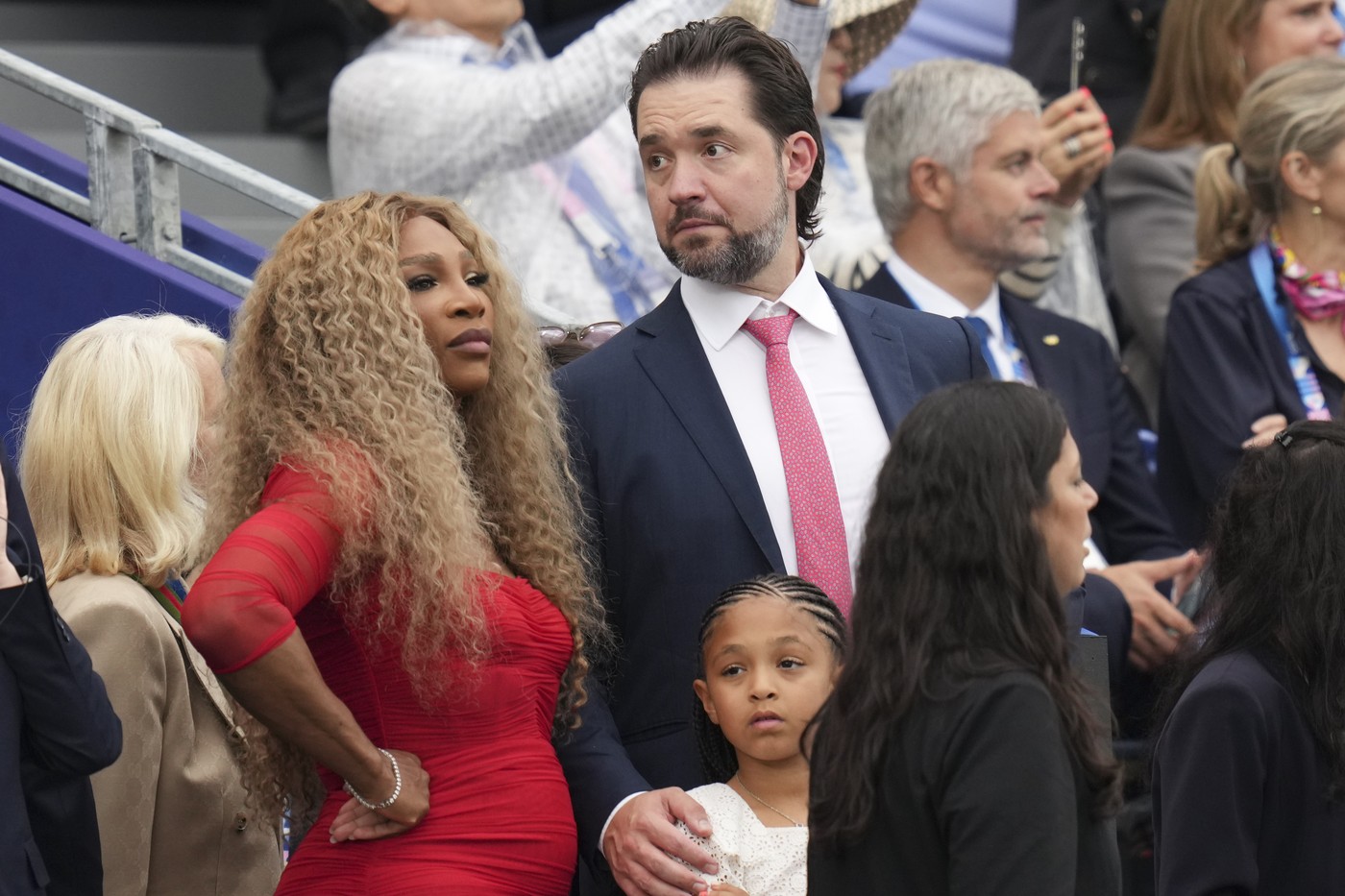 Cum a fost umilit soțul Serenei Williams, controversatul Alexis Ohanian, de un comentator Eurosport! Nu a știut cine e și l-a descris simplu: „Cel care îi ține umbrela!”