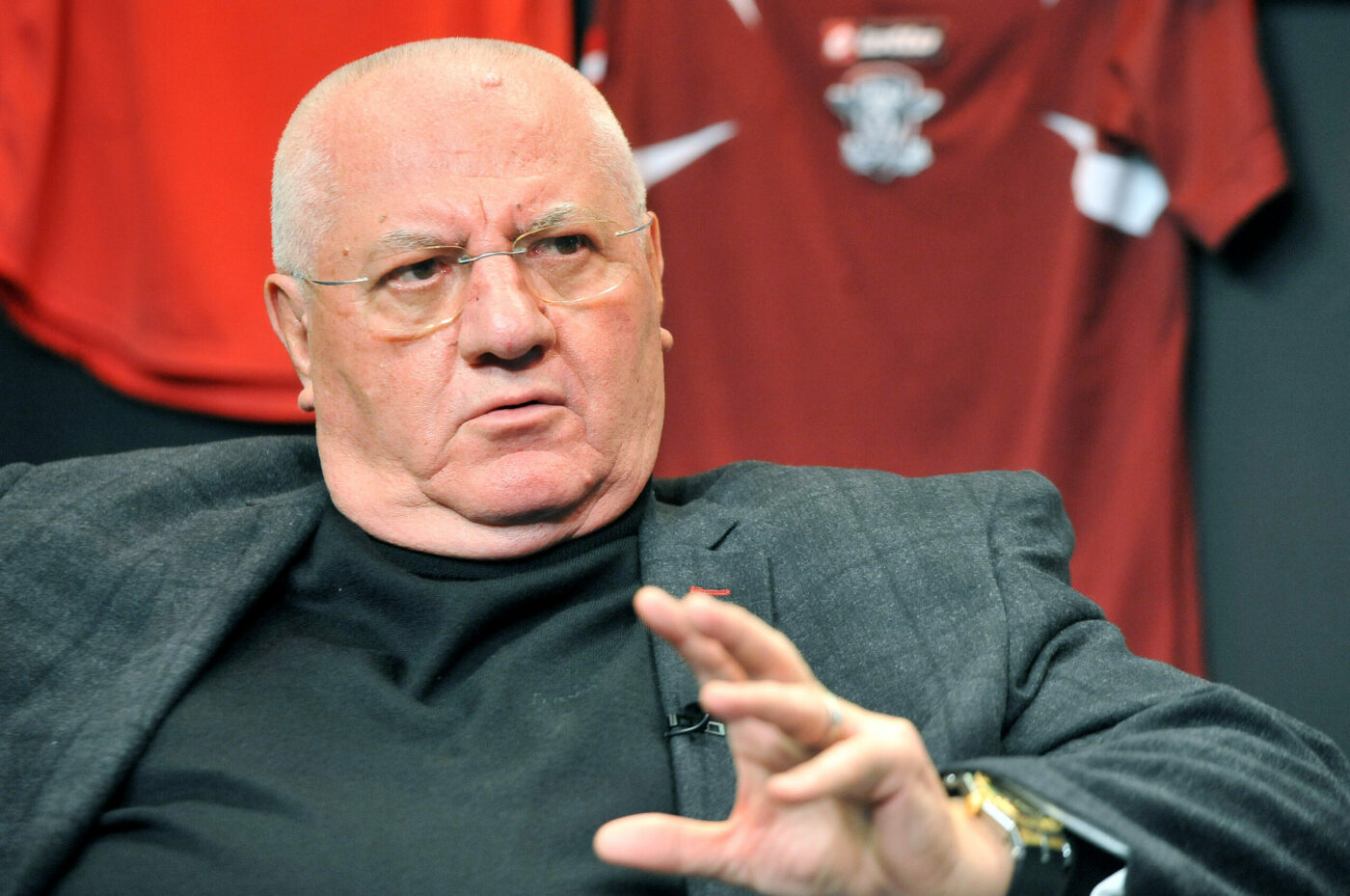 E gata să se ia la bătaie din cauza unui fotbalist de la FCSB! Mitică Dragomir a răbufnit, după ce l-a văzut pe starul lui Gigi Becali în ce hal a jucat împotriva lui Maccabi Tel-Aviv: „Strică tot”