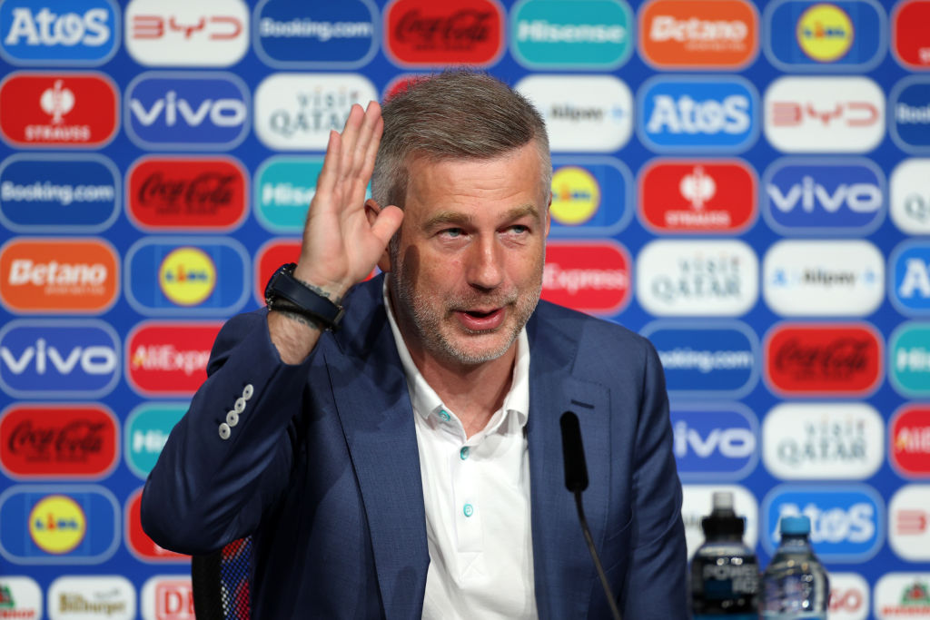 Edi Iordănescu a semnat contractele și e gata să antreneze o echipă de top din Vestul Europei! A luat decizia cu doi impresari străini și nu a mai stat pe gânduri