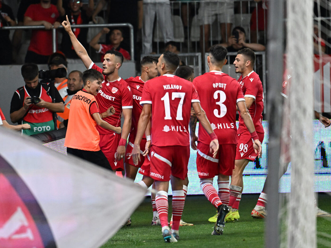 Eroul „câinilor” a trecut peste o accidentare de 5 luni și acum a făcut show în Dinamo București – Petrolul Ploiești 4-1! „Alții au vedete, dar noi avem șansa noastră”