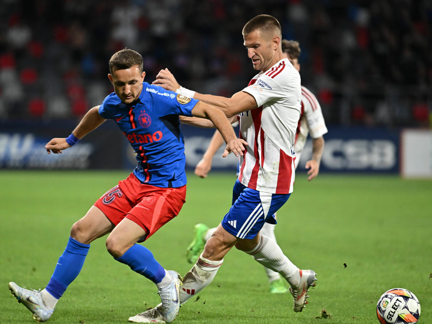 Gigi Becali îl distruge pe Marius Ștefănescu, după FCSB – Oțelul 0-2! Înlocuitorul lui Florinel Coman, pus la zid și amenințat că va ajunge rezervă de lux: „Am fost fraier că nu l-am băgat pe el în locul lui”