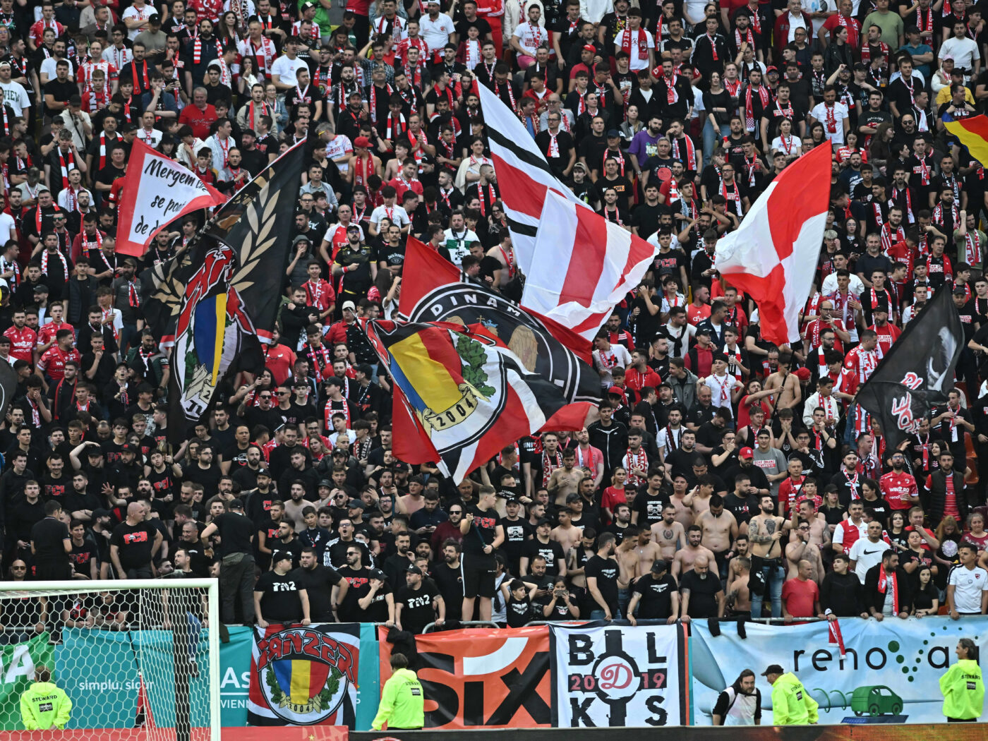 Fanii lui Dinamo, interziși în Ghencea, la FCSB – U Cluj! Ce surpriză au avut bucureștenii care au vrut să îi încurajeze pe ardeleni la debutul în Superliga