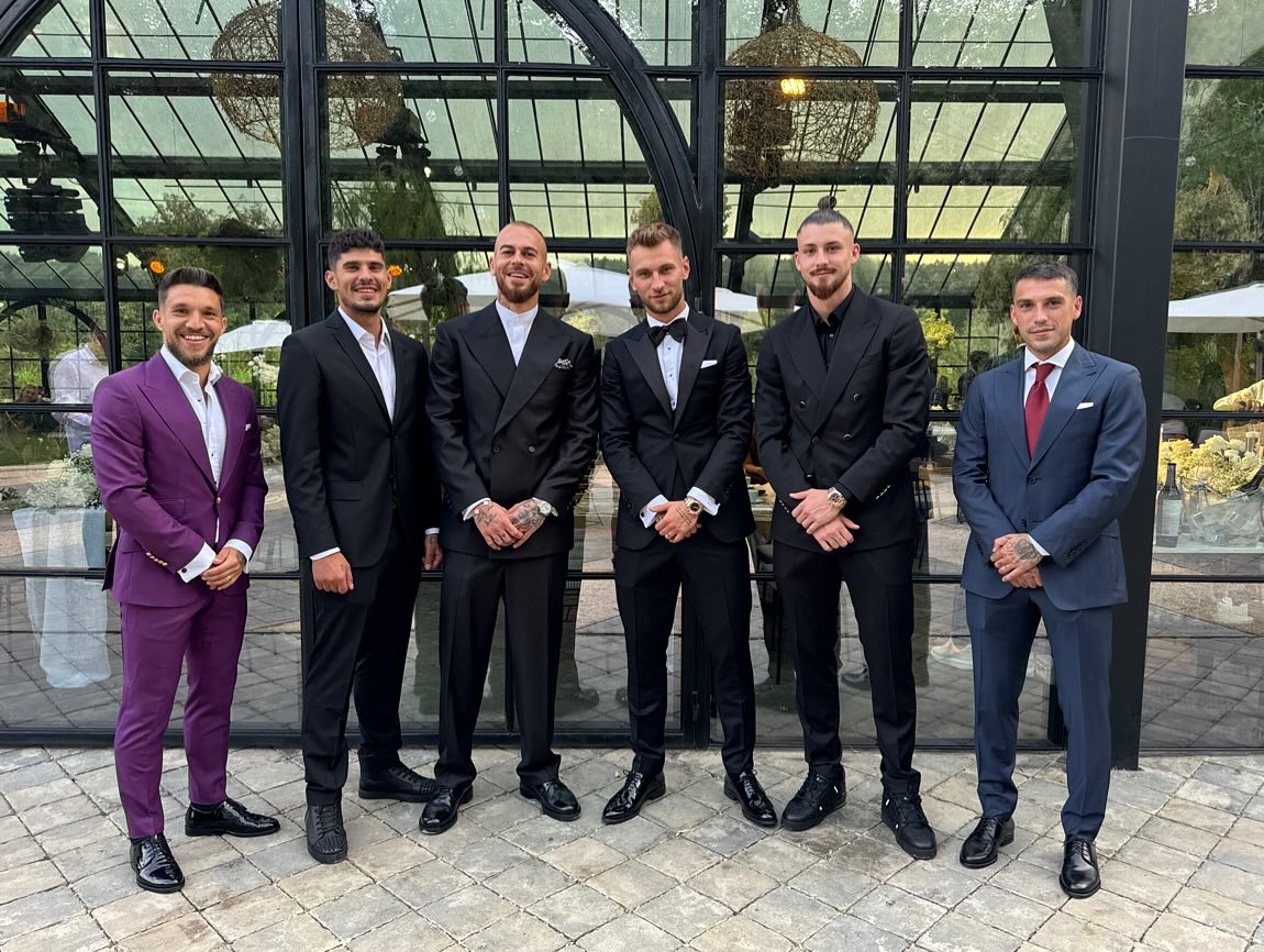 Florinel Coman, cu talent de lăutar, la nunta lui Denis Drăguş! Fotbalistul care va lua 2.000.000 de euro pe an de la arabi şi-a arătat din nou priceperea la microfon. VIDEO