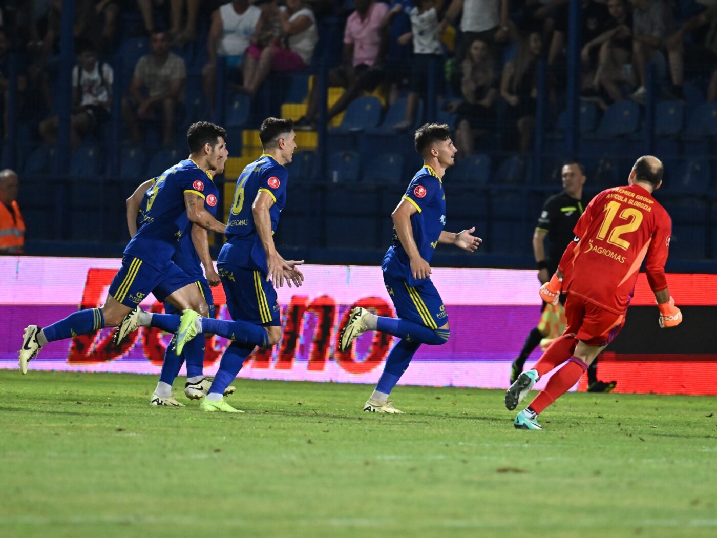 Fotbalistul care a băgat „zâzanie” la FCSB, reprofilat înainte de eurogolul de la Clinceni! Adrian Mihalcea: „Era fundaș dreapta și a trebuit să improvizez”. EXCLUSIV