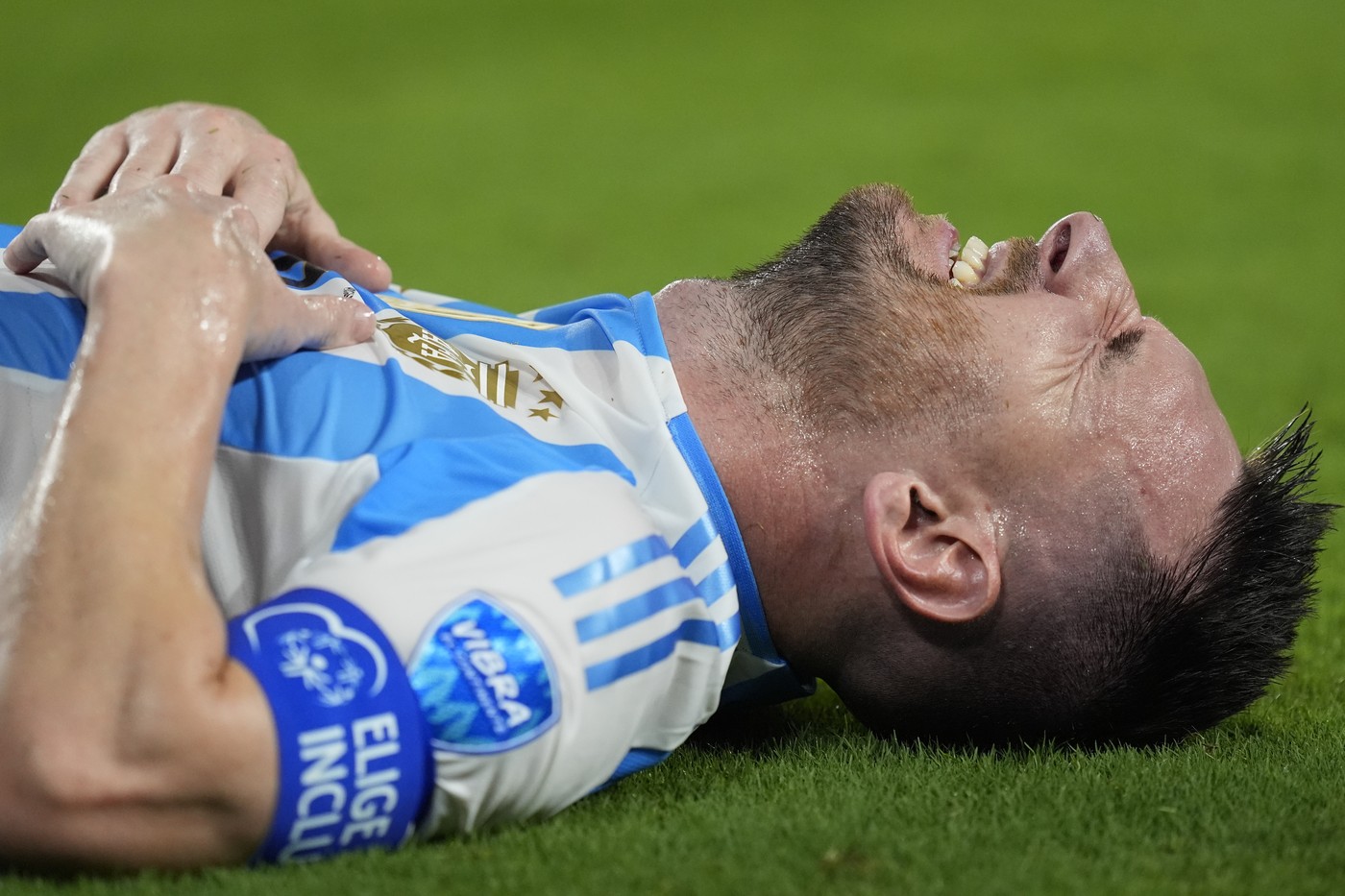 Imagini emoționante cu Messi la Copa America! A părăsit terenul cu ochii în lacrimi, dar a mai bifat o bornă importantă în finala câștigată de Argentina