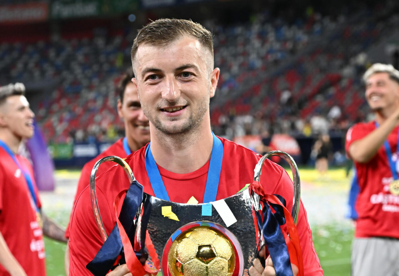 În ce bagă Daniel Popa, fostul atacant al lui Dinamo, banii cu care Gigi Becali îi plătește la FCSB! Afacerea e foarte rară