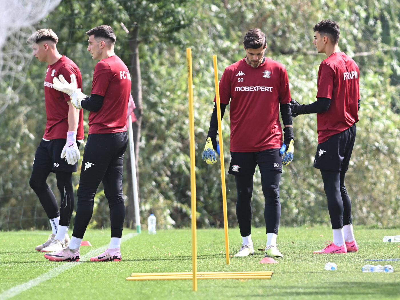 Încă o mare speranță pleacă de la Rapid București. Transferul cerut de Neil Lennon i-a blocat orice speranță: Șucu și-a dat acordul