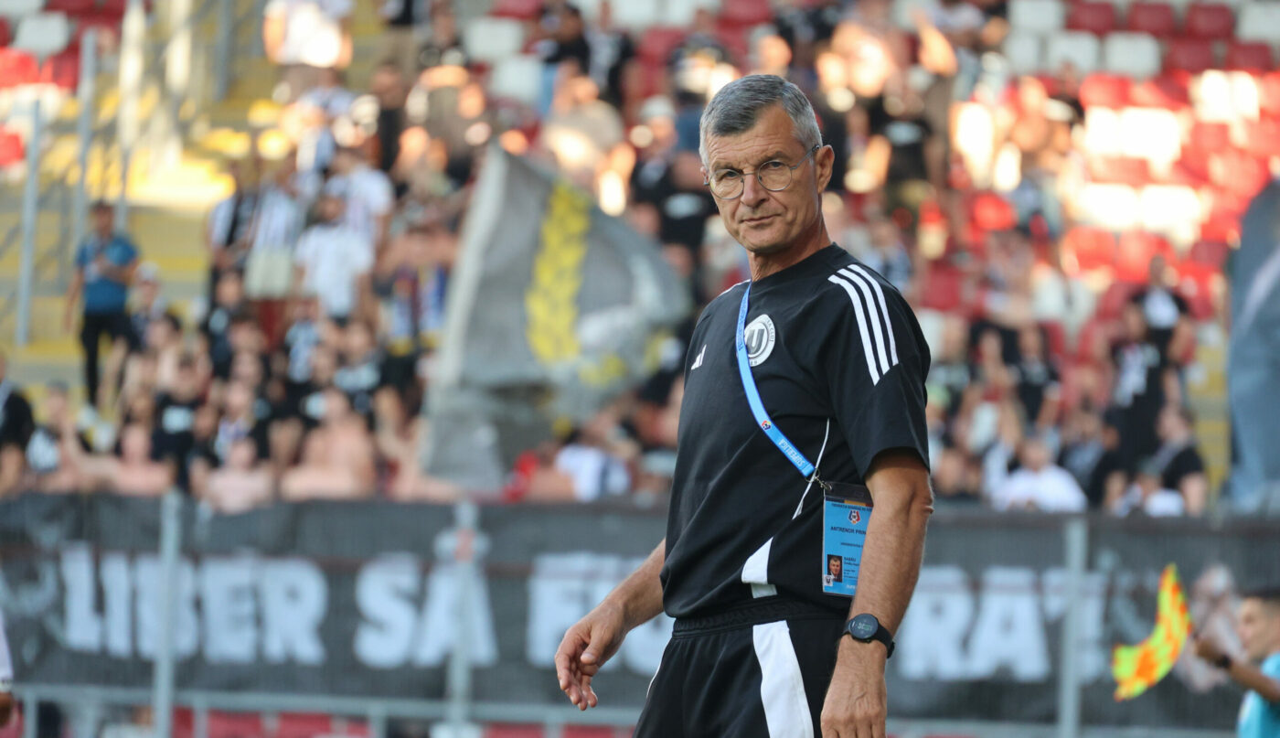 Ioan Ovidiu Sabău le oferă un avertisment dur fotbaliștilor săi, după UTA Arad – U Cluj 0-0: „Nu sunt mulțumit de asta!”. Mesajul care-l vizează pe Alex Chipciu