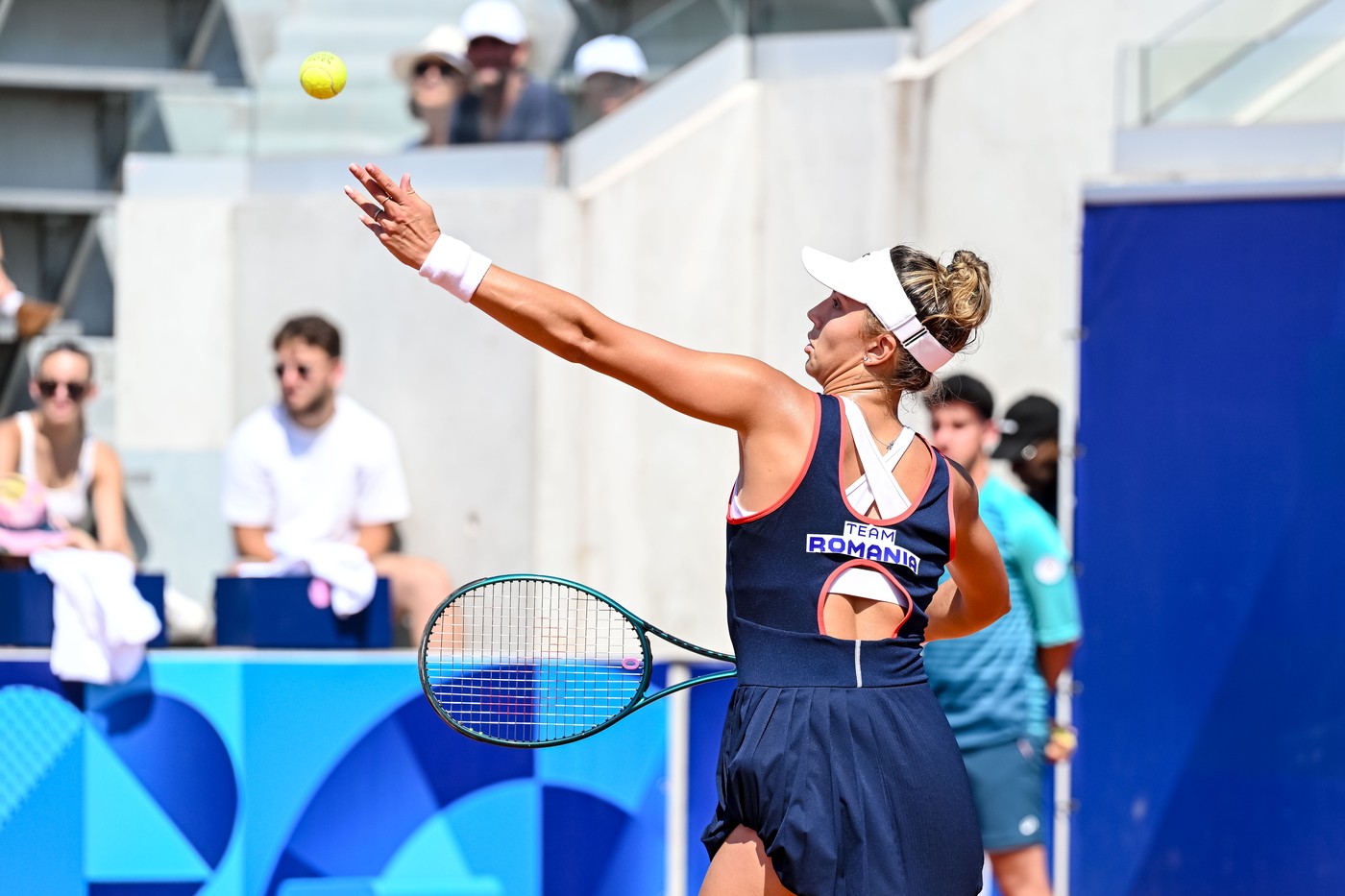 Ar fi trimis-o acasă definitiv! Jaqueline Cristian, eșec dureros în fața vedetei Angelique Kerber la Jocurile Olimpice. Condițiile grele în care s-a jucat meciul și cine „s-a impus” în tribunele de la Paris