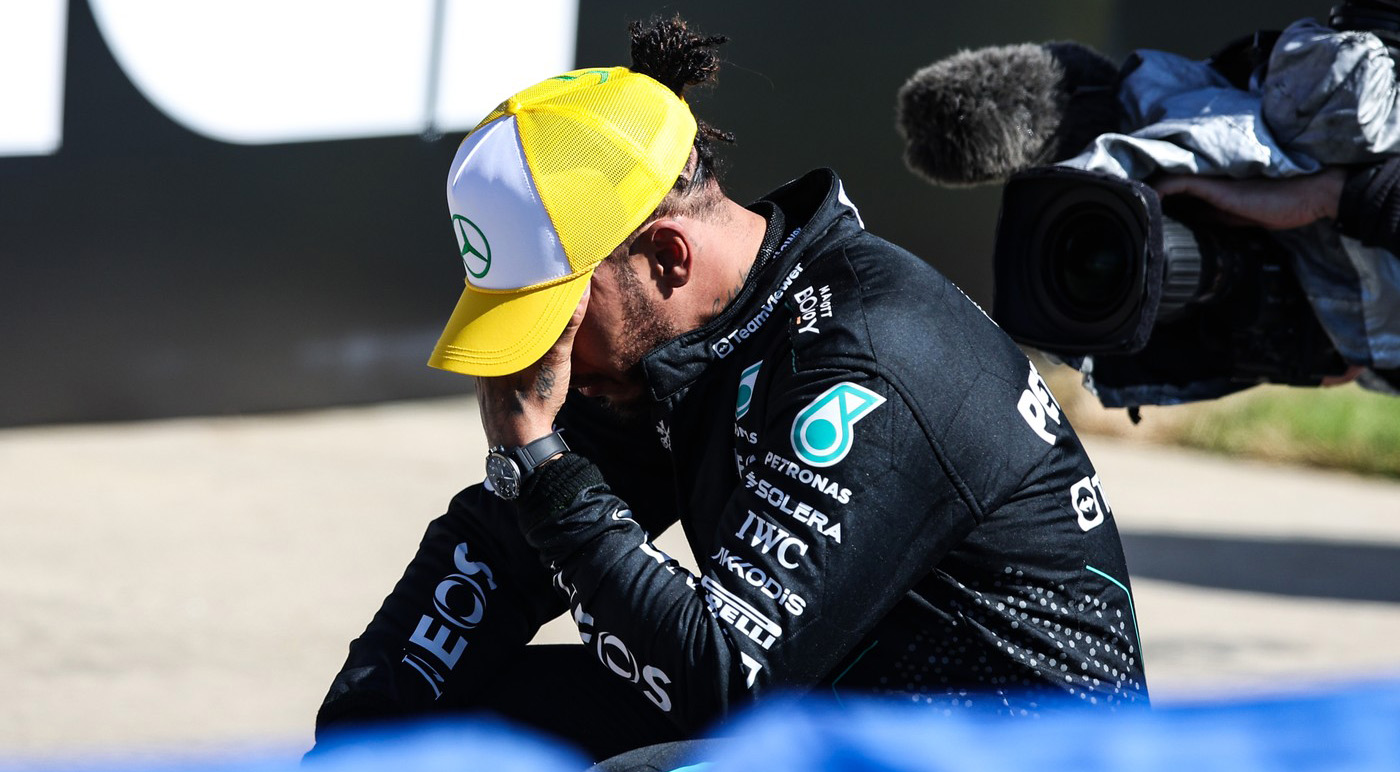 Lewis Hamilton a început să plângă după ce a câștigat Marele Premiu de Formula 1 al Marii Britanii!