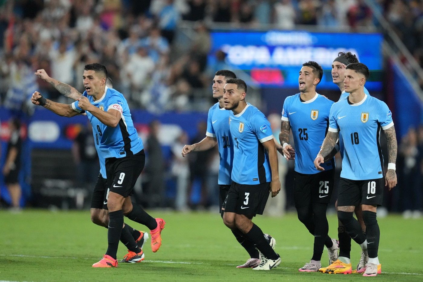 Luis Suarez a salvat Uruguayul în finala mică a Copei America. Messi întâlnește Columbia pentru marele trofeu