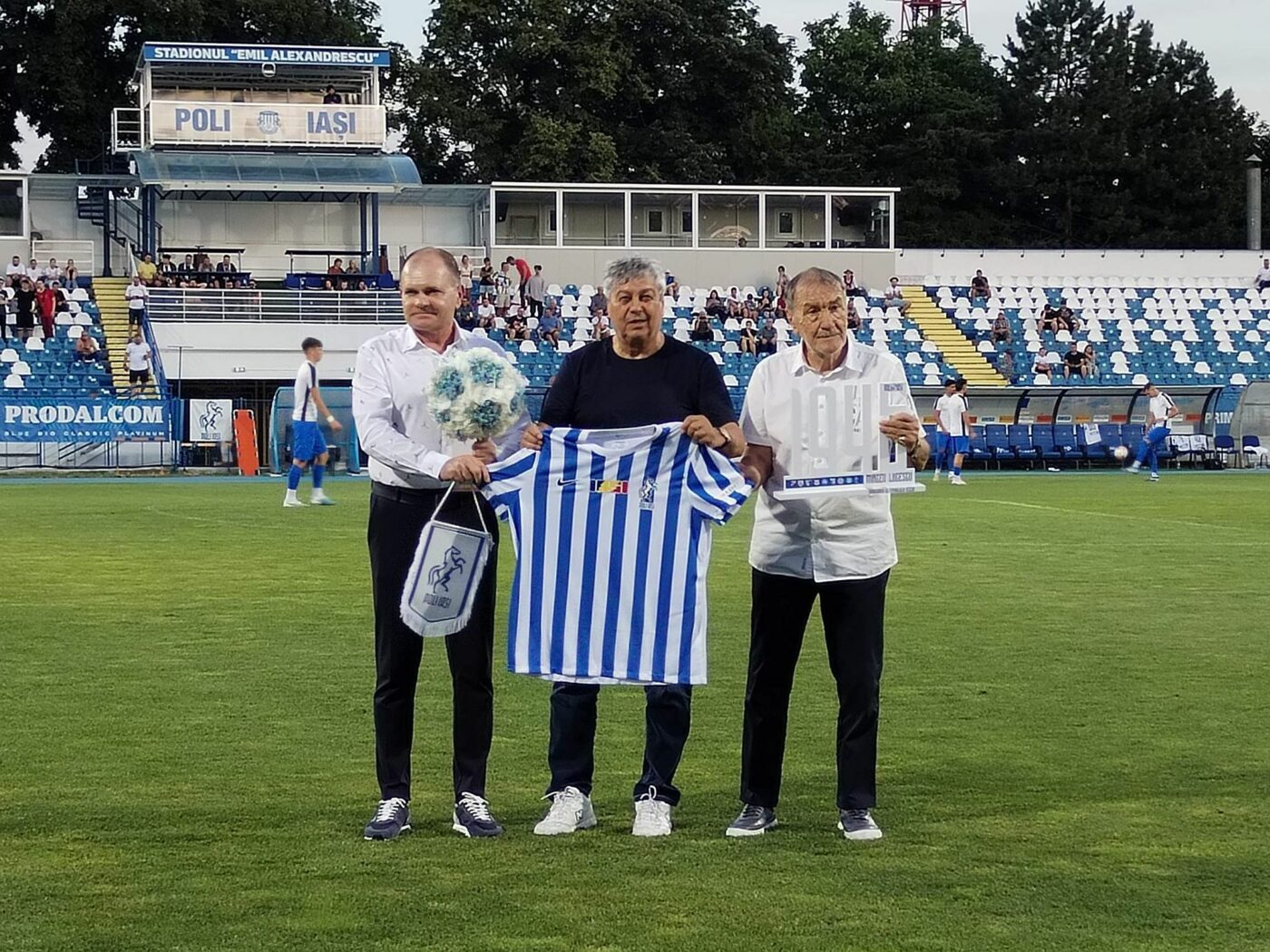 Mircea Lucescu, Ambasador al Iașiului! Mesaj pentru selecționerul Edi Iordănescu: „Dacă simte asta, atunci e normal să rămână”