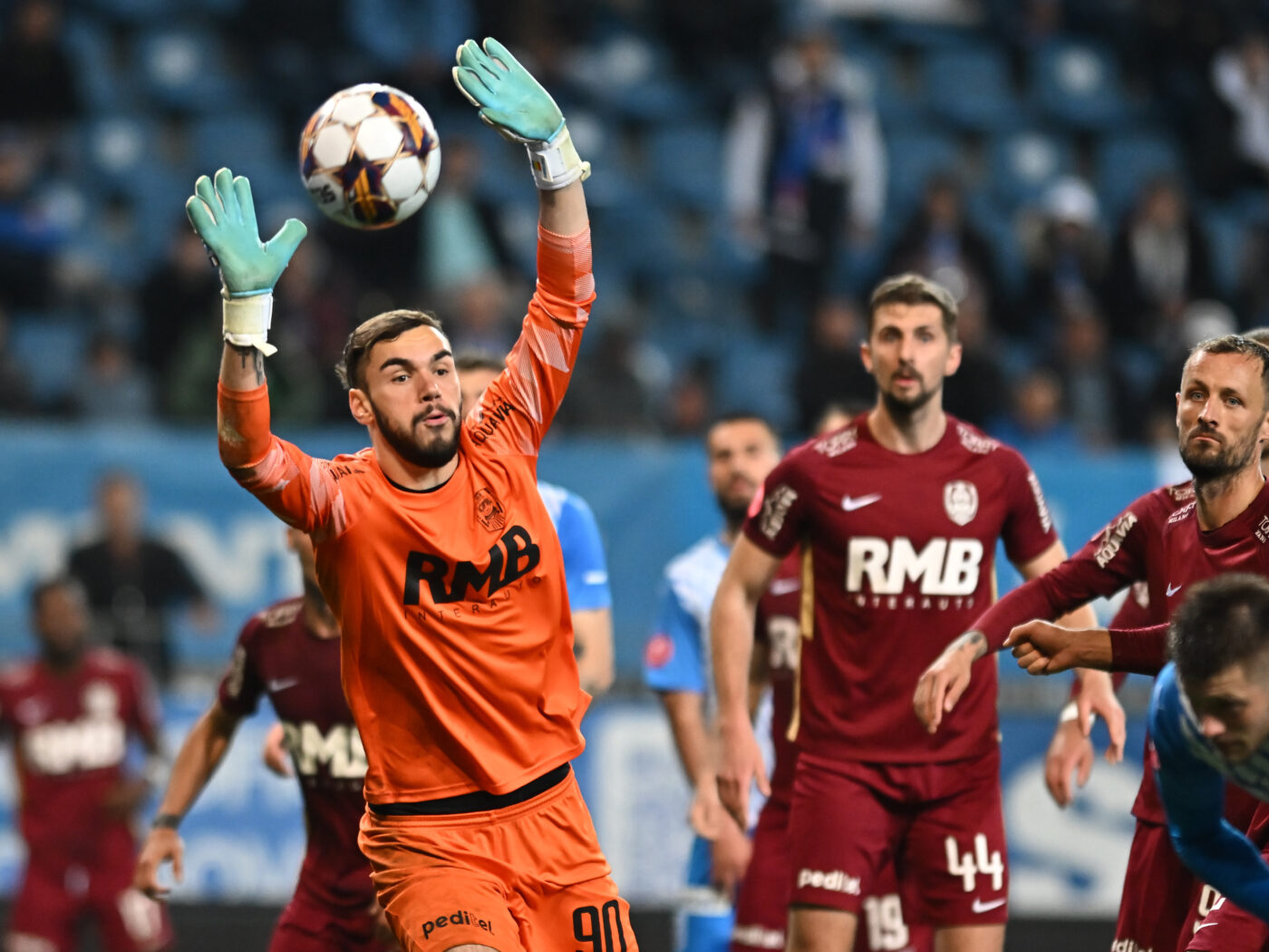 Nelu Varga vinde tot: Răzvan Sava pleacă pe o sumă uriașă la un club de tradiție din Serie A