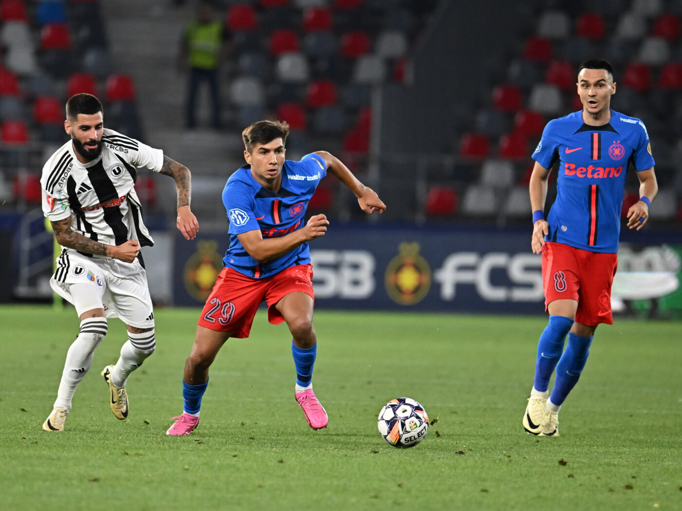 Patru concluzii incomode după FCSB – U Cluj 1-1! Sabău nu e San Marino, dar de ce rămâne totuși campioana favorită să-și mențină supremația încă un sezon în fotbalul românesc! SPECIAL