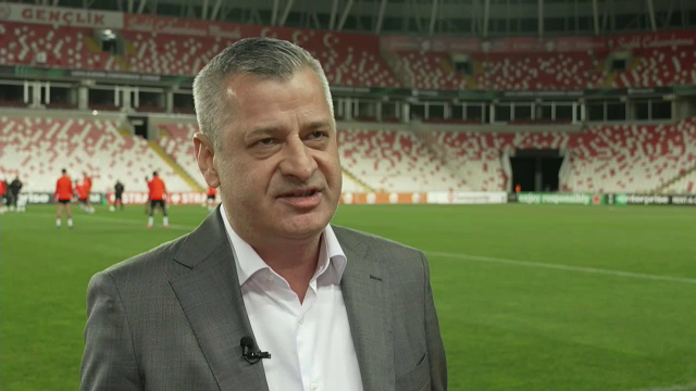 „Perlele” CFR-ului sunt greu de luat. Neluțu Varga vrea o echipă tare și s-a decis: „Deocamdată nu vorbim de plecări”. EXCLUSIV