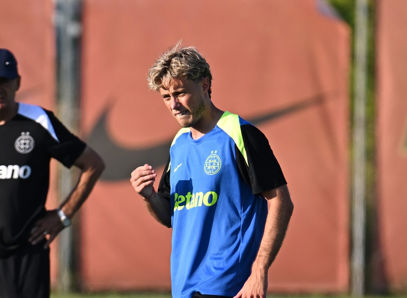 Răsturnare incredibilă de situație cu transferul vedetei lui Adrian Mititelu la FCSB, după ce Gigi Becali a anunțat că ar putea să îi rezilieze contractul abia semnat lui Baeten! Clauza şoc a fost dezvăluită: „Are o problemă la genunchi! Să vedem cum iese rezultatul”
