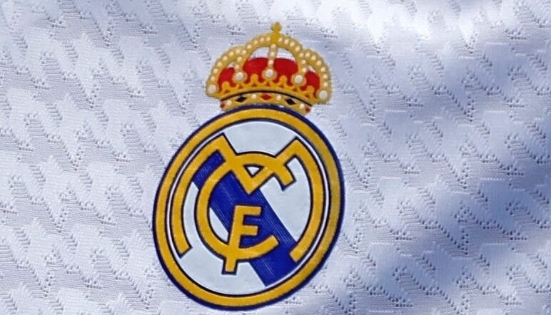 Real Madrid i-a trimis contractul de transfer unui fotbalist român!