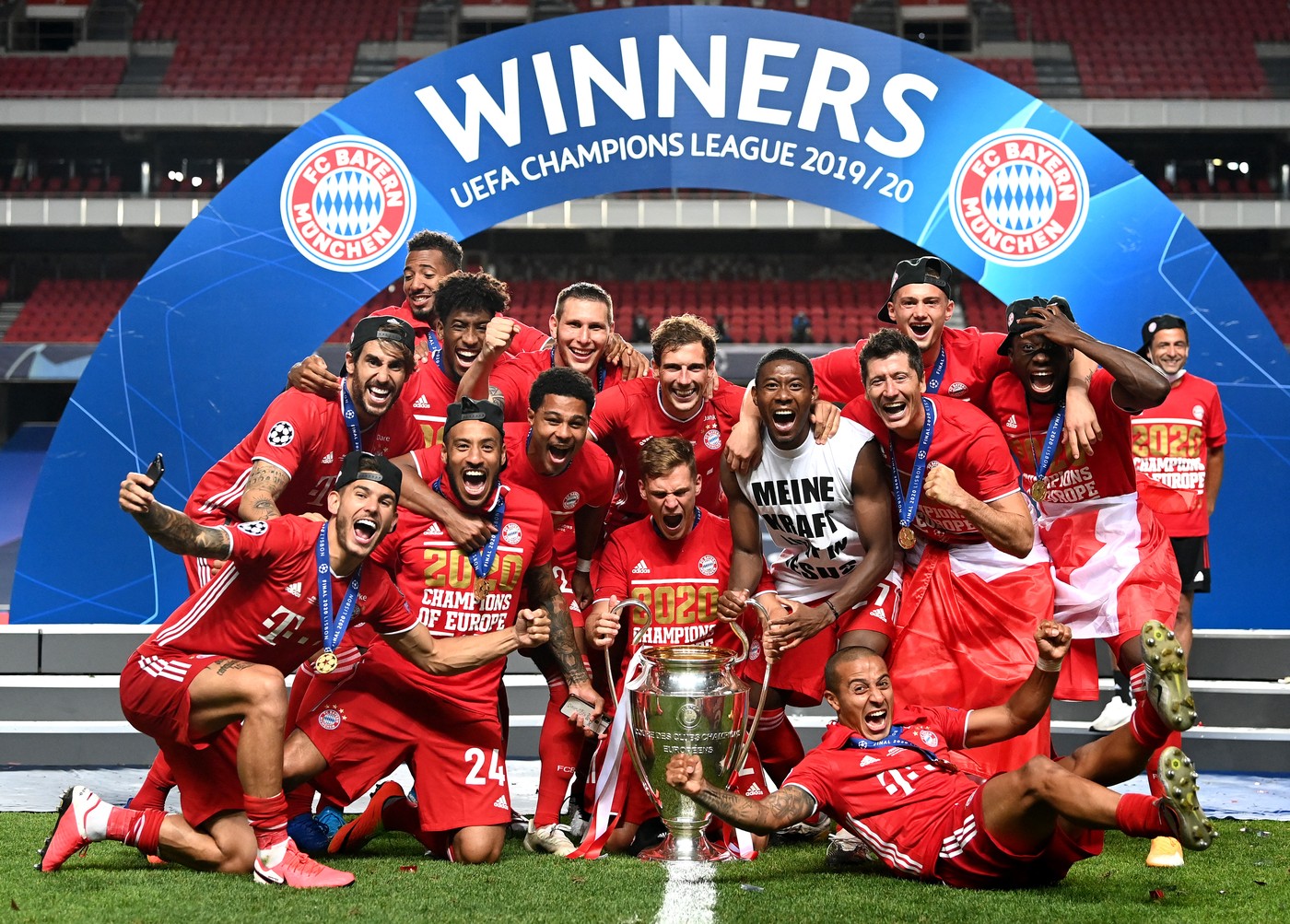 S-a retras din fotbal, la doar 33 de ani, fotbalistul care a făcut senzație la FC Barcelona, Bayern Munchen și FC Liverpool! Anunțul a căzut din senin