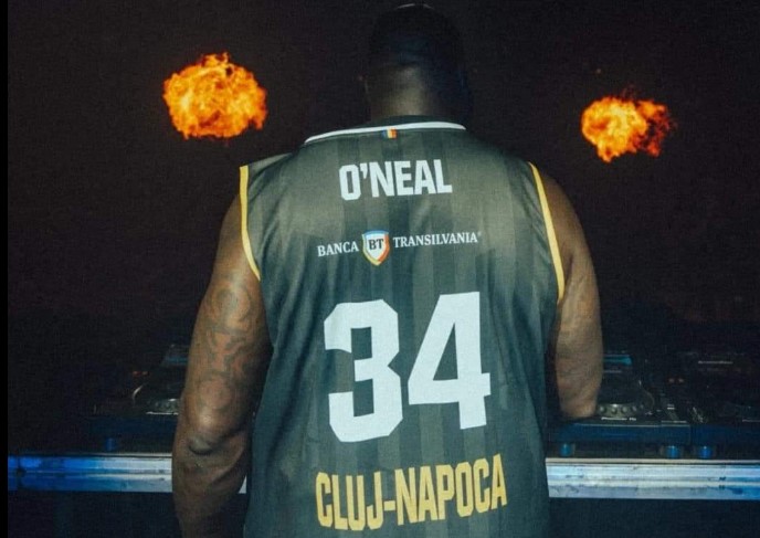 Shaquille O’Neal, show la Electric Castel! A dansat în tricoul campioanei U BT Cluj Napoca în aplauzele fanilor. VIDEO