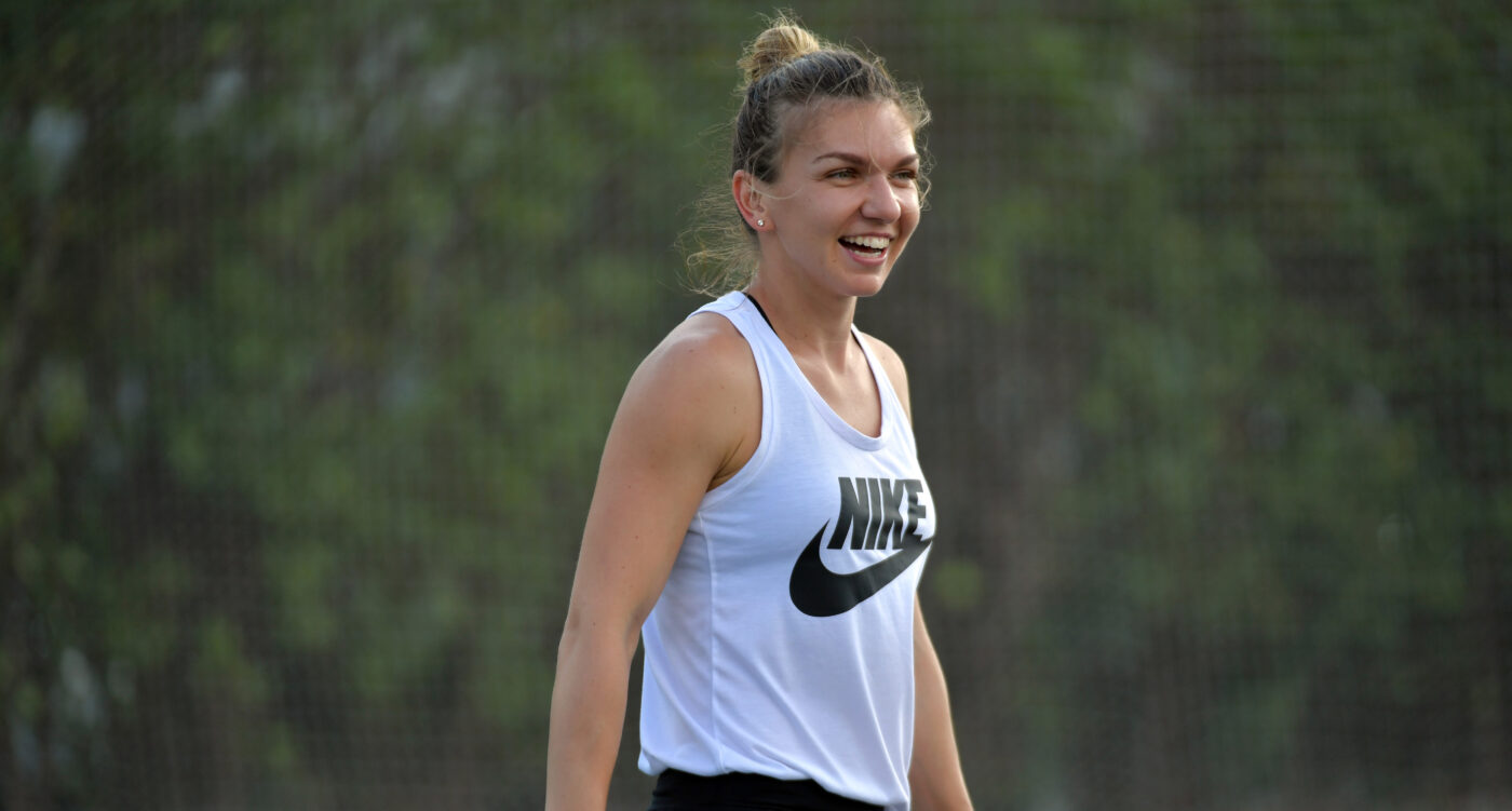 Simona Halep a bătut palma şi a semnat contractul! E o mare lovitură dată de româncă, într-un moment greu