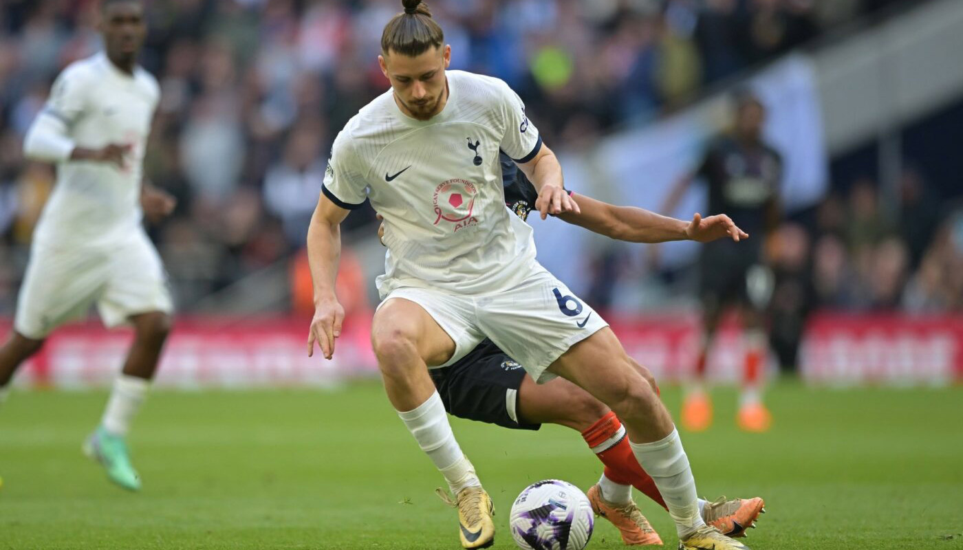 Un nume important din Premier League l-a desființat pe Radu Drăgușin! „Nu e suficient de bun!”