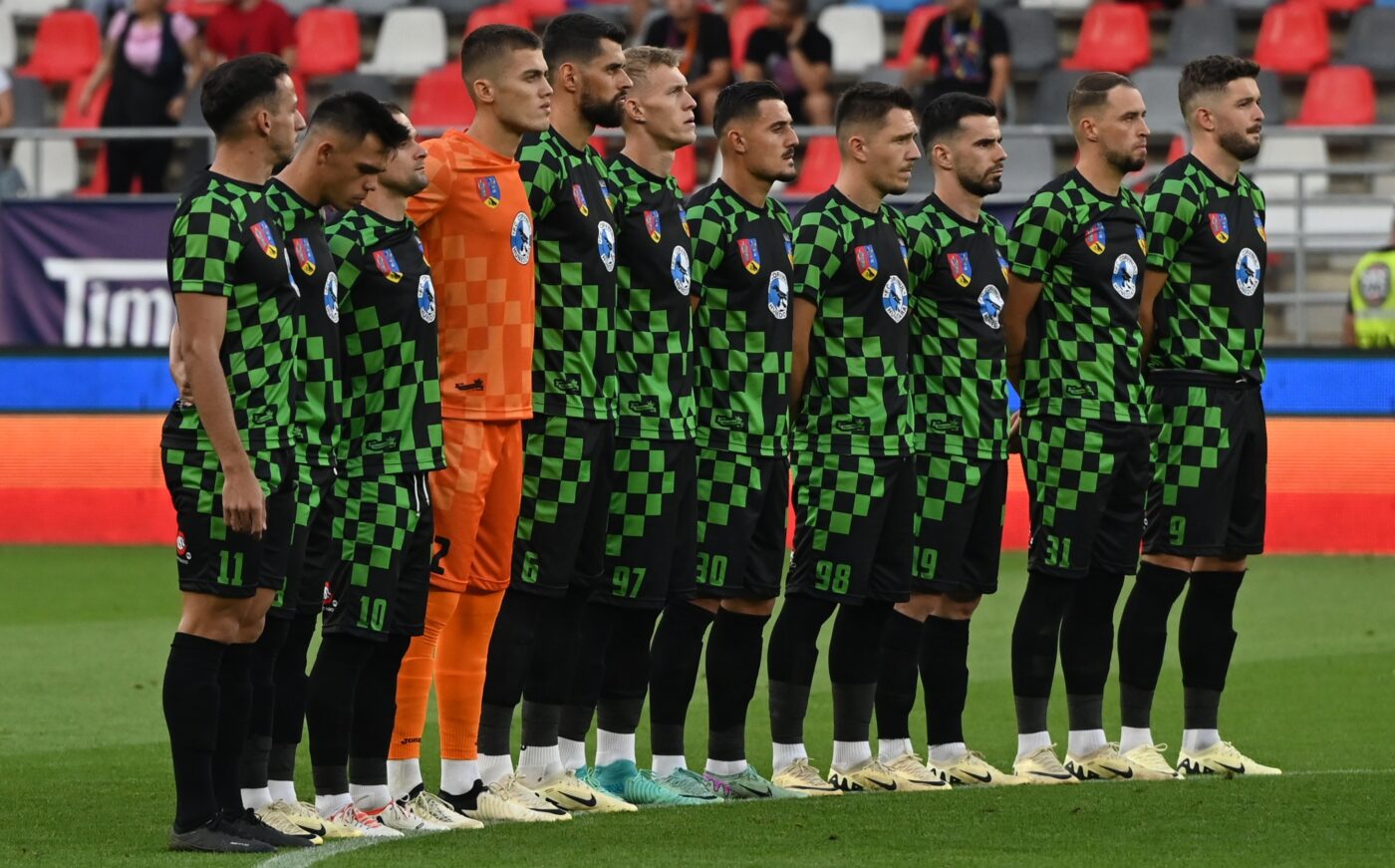 Ungurii fac scandal împotriva arbitrajului, după Paksi – Corvinul 0-4! Reacție neverosimilă a maghiarilor: „Hunedoara a furat cât a putut, iar arbitrul a fost partener în asta”