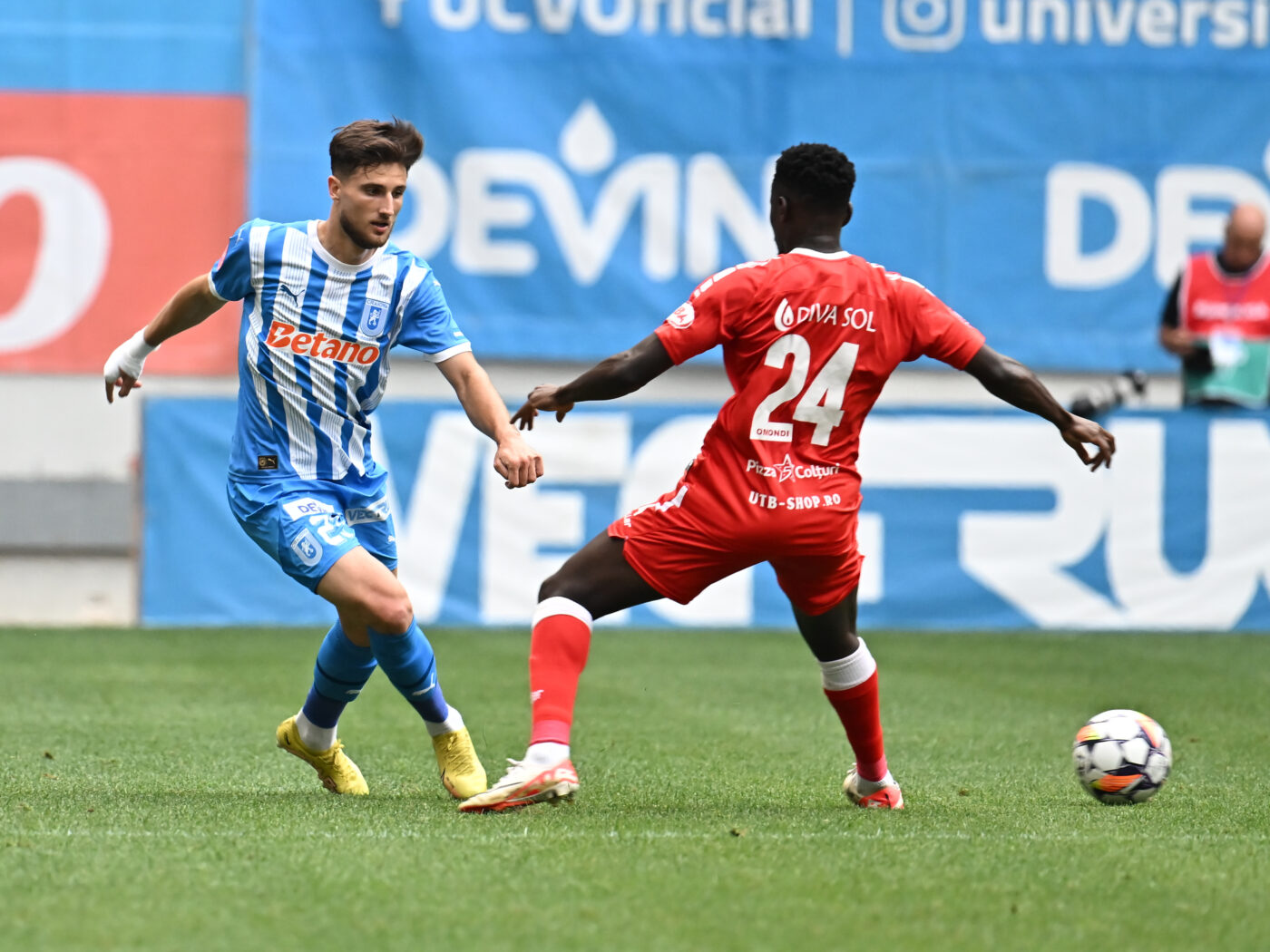 Universitatea Craiova – UTA 4-2, în etapa a 2-a din Superliga. Oltenii obțin o victorie „cu cântec” în Bănie