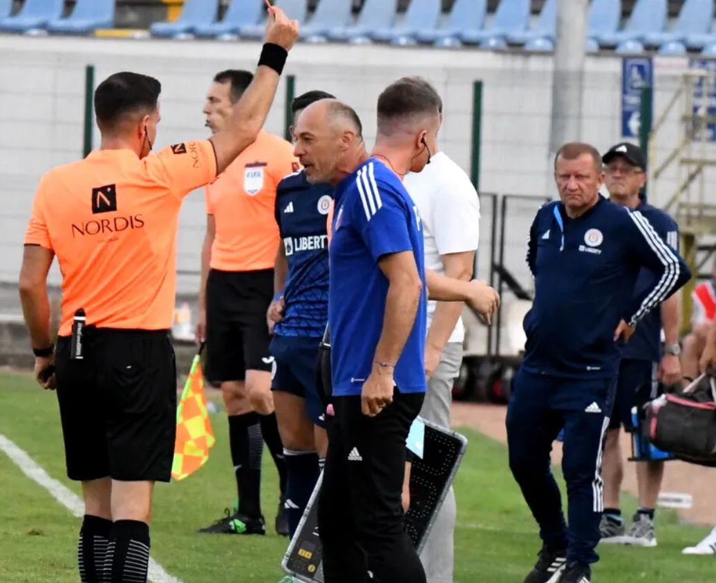 Valeriu Iftime e categoric și trage un semnal de alarmă: „Bogdan Andone trebuie să își vadă de meseria lui și să nu mai aibă asemenea ieșiri. Am luat două goluri de la același jucător și nu știu pe unde au fost fundașii mei”. Ce spune despre arbitraj și ce jucător de la FC Botoșani l-a dezamăgit. EXCLUSIV
