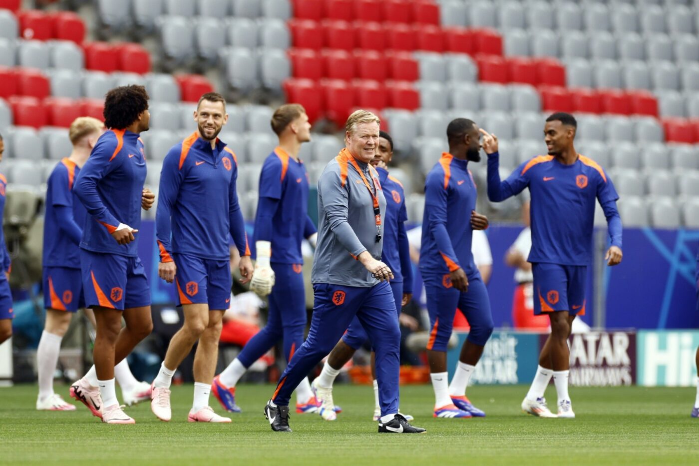 Vedeta Olandei a numit trei fotbaliști ai României care i-au sărit în ochi, după ce a văzut meciurile tricolorilor de la EURO! Pe unul l-a amenințat, direct, pe față: „O să îl iau unu versus unu”
