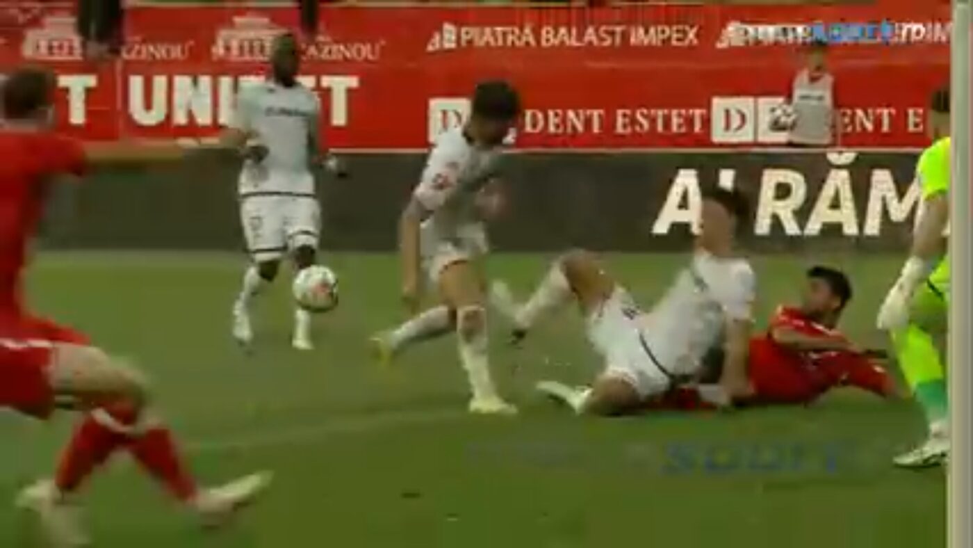 Marea gafă comisă de Sebastian Colțescu la UTA – Rapid 1-1, comentată de fostul ecuson FIFA Marius Avram: „Este una dintre cele mai mari greșeli pe care le-am văzut în ultima vreme”. SPECIAL